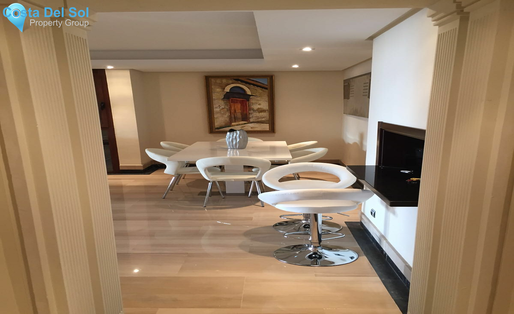 Middle Floor Apartment in Estepona-1547038