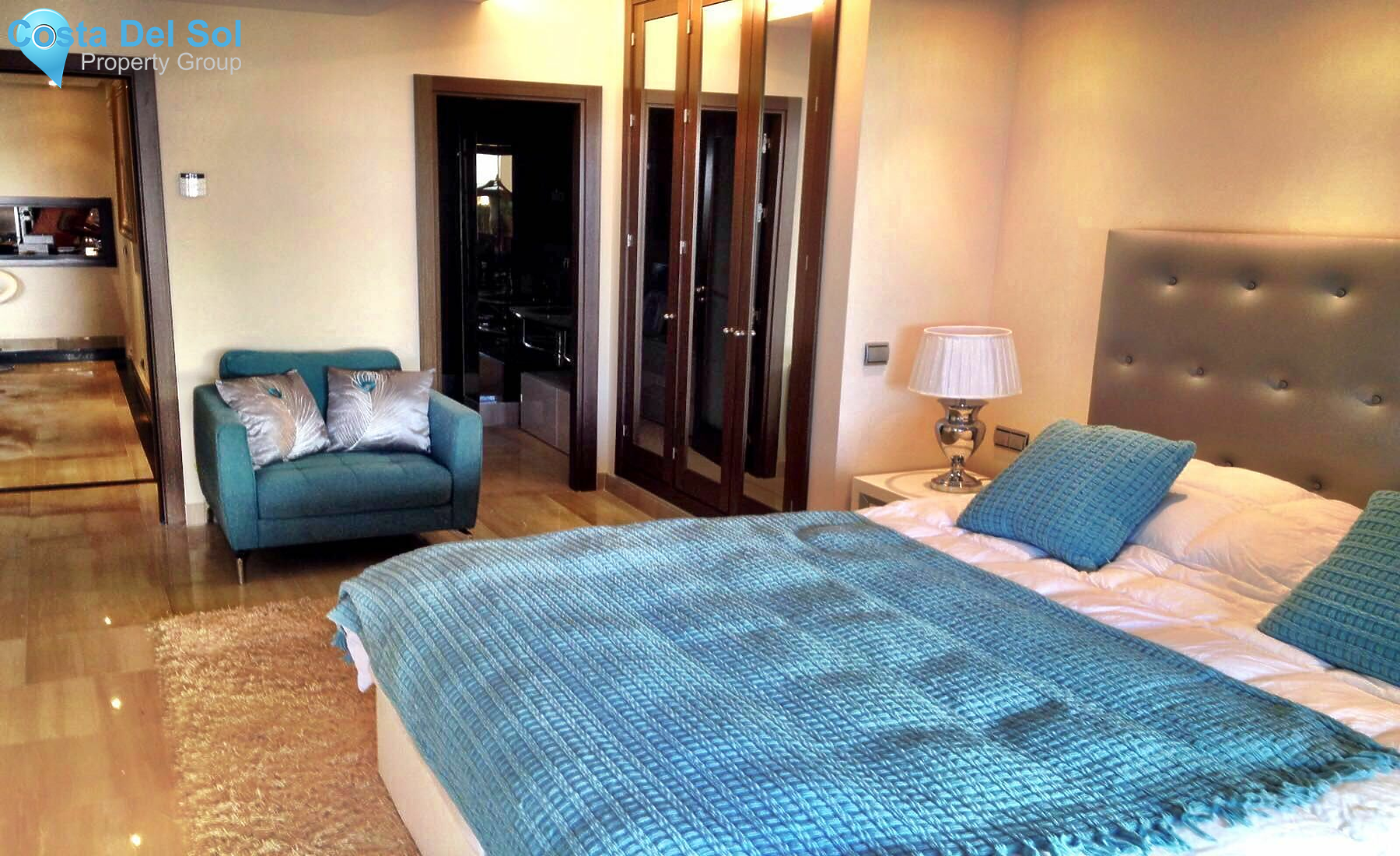 Middle Floor Apartment in Estepona-1547040