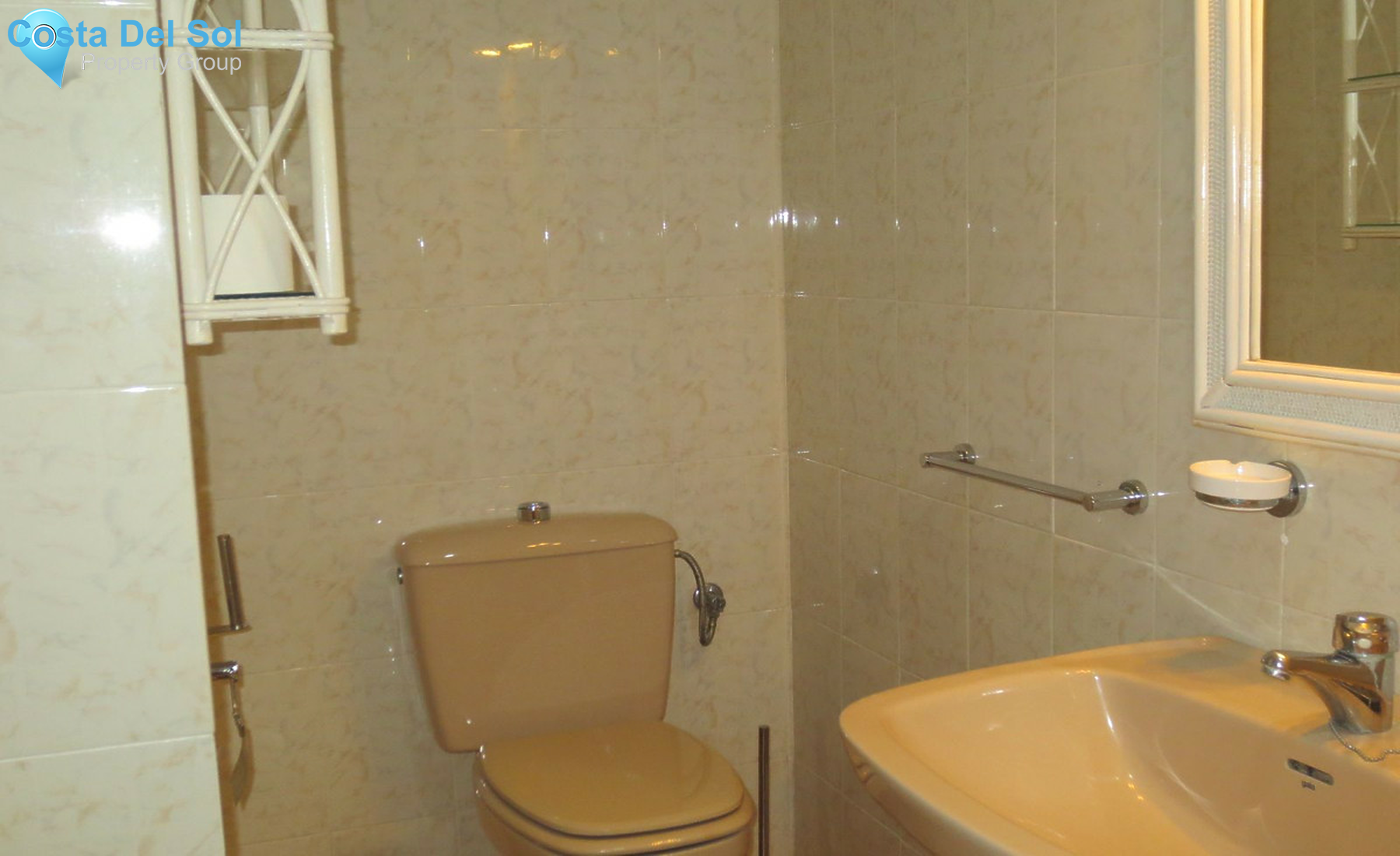 Middle Floor Apartment in Fuengirola-1401878