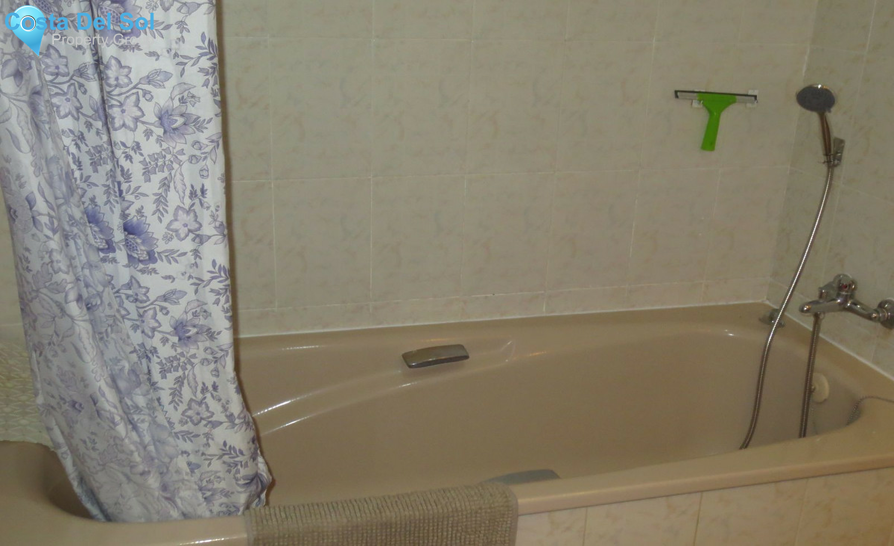 Middle Floor Apartment in Fuengirola-1401879