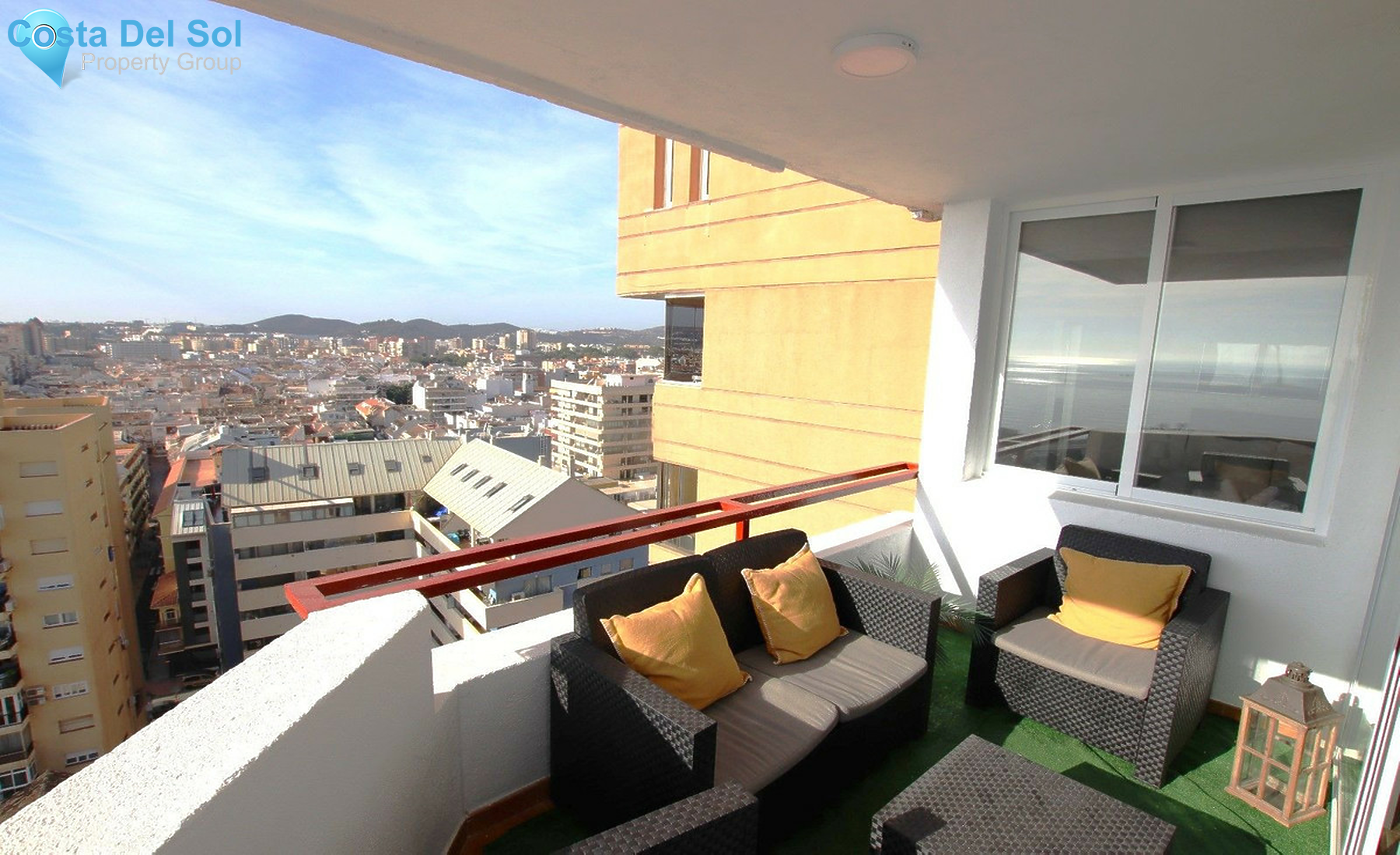 Middle Floor Apartment in Fuengirola-1503189