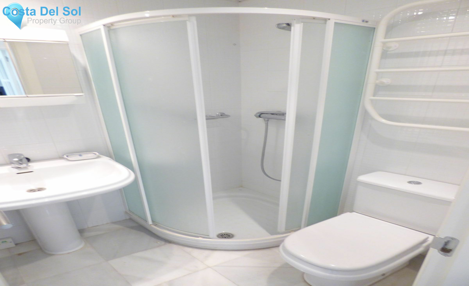 Middle Floor Apartment in Fuengirola-1129464