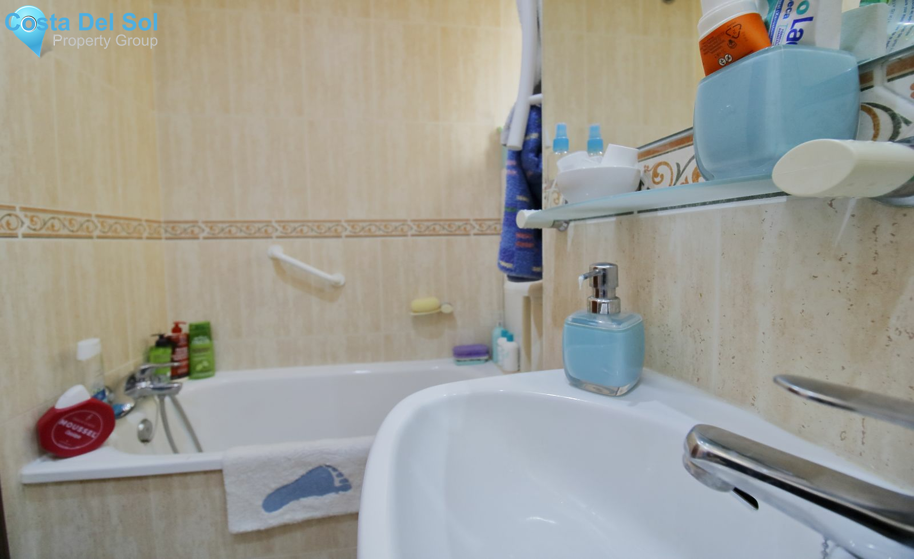 Middle Floor Apartment in Fuengirola-1197824