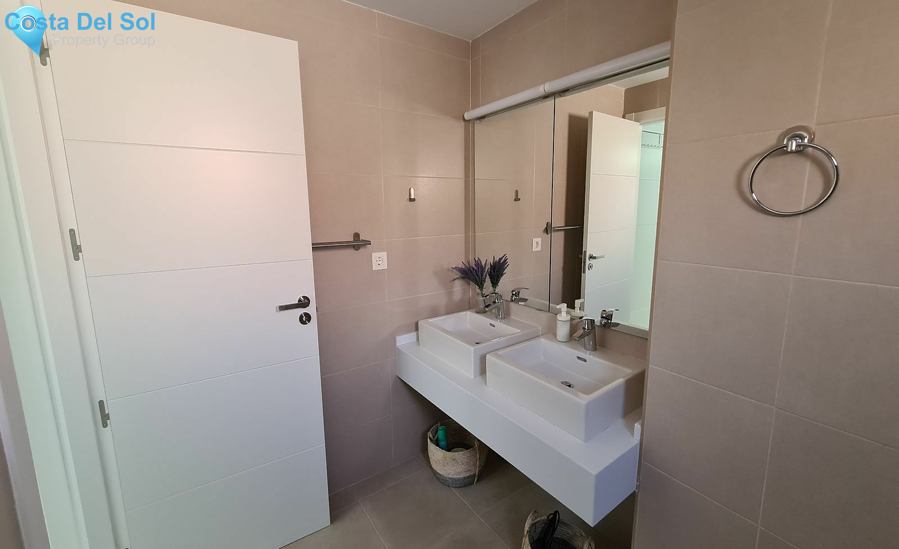 Middle Floor Apartment in Fuengirola-1487189