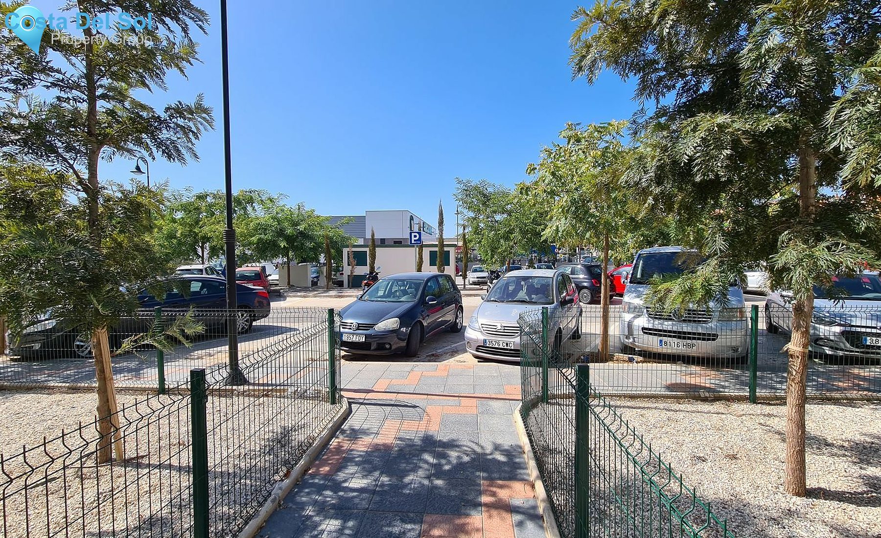 Middle Floor Apartment in Fuengirola-1487176
