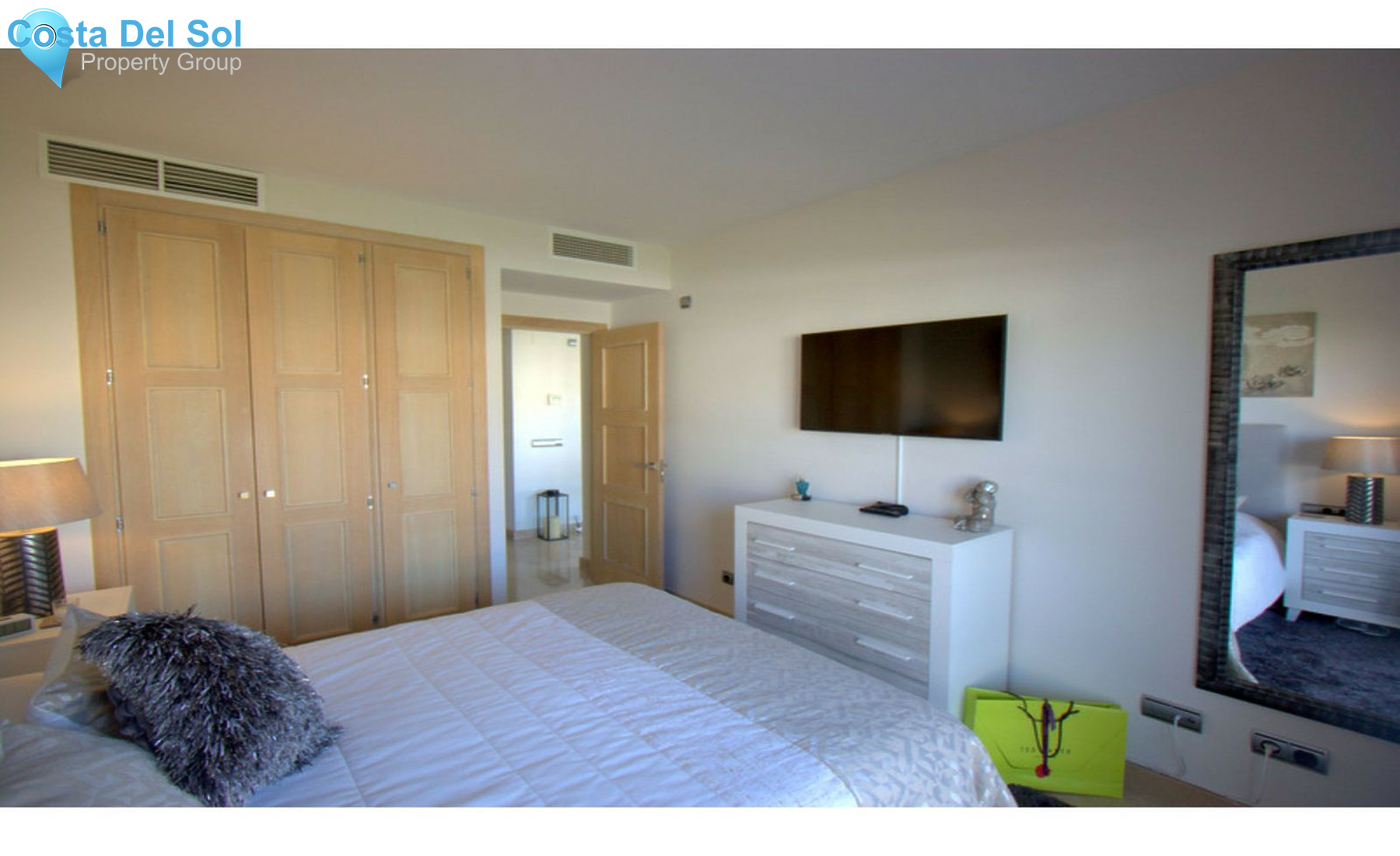 Middle Floor Apartment in La Duquesa-1282761