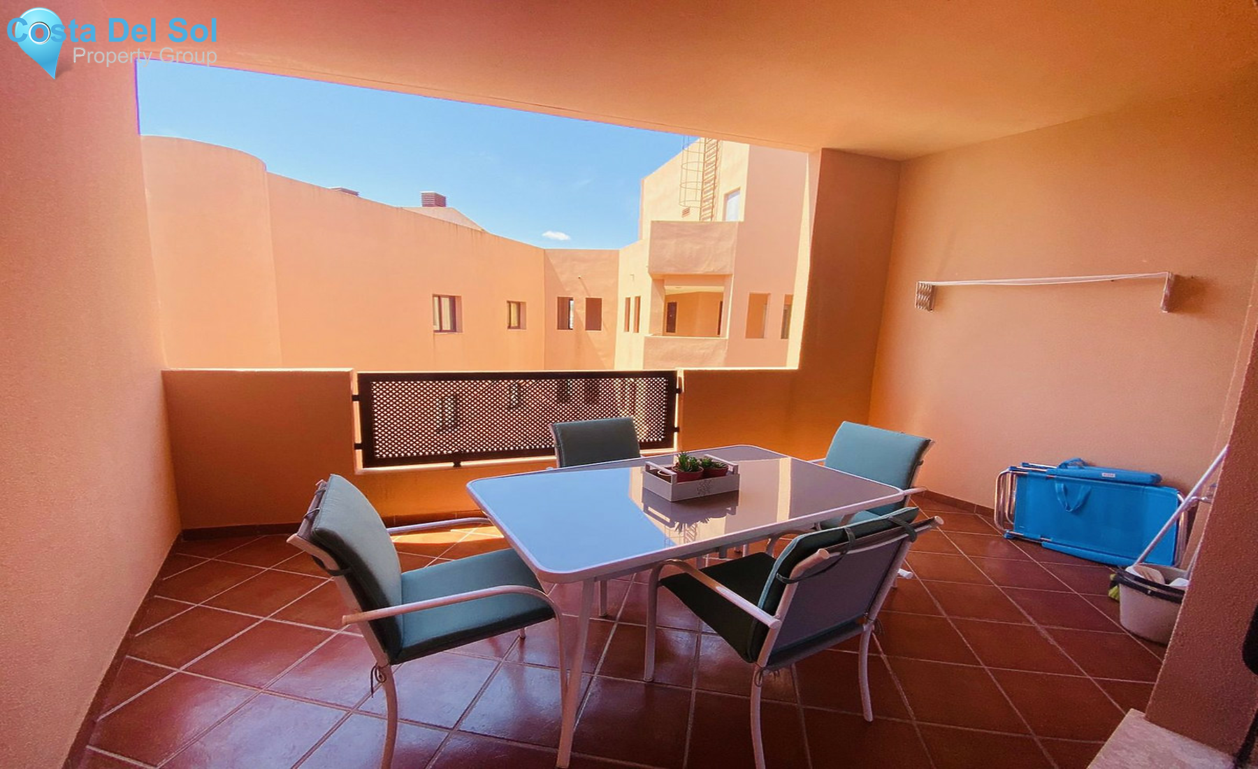 Middle Floor Apartment in La Duquesa-1367106