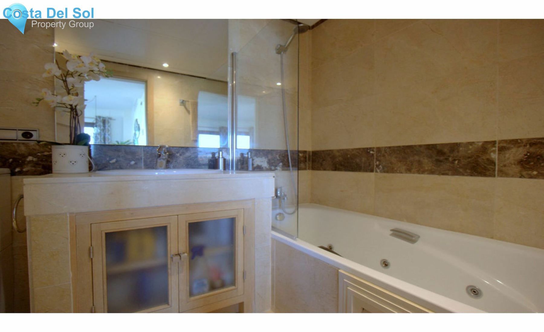 Middle Floor Apartment in La Duquesa-1179666