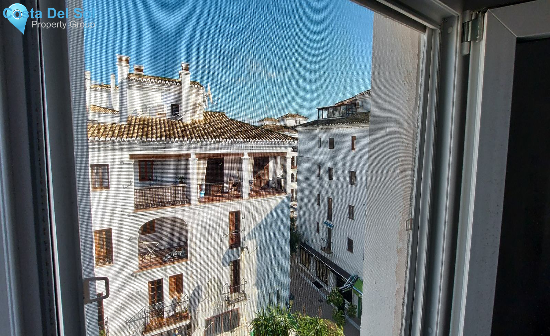 Middle Floor Apartment in La Duquesa-1201756