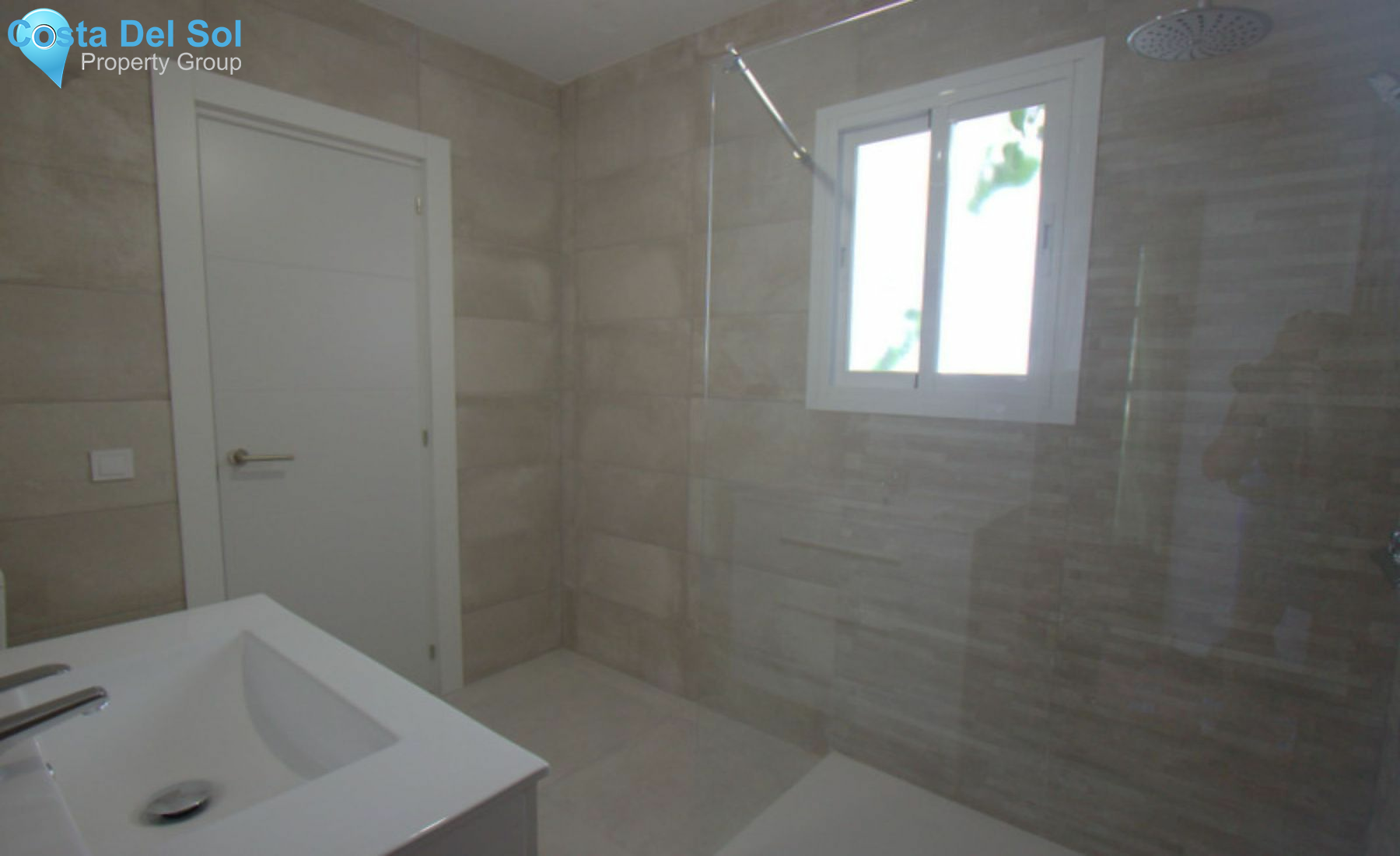 Middle Floor Apartment in La Duquesa-1396846