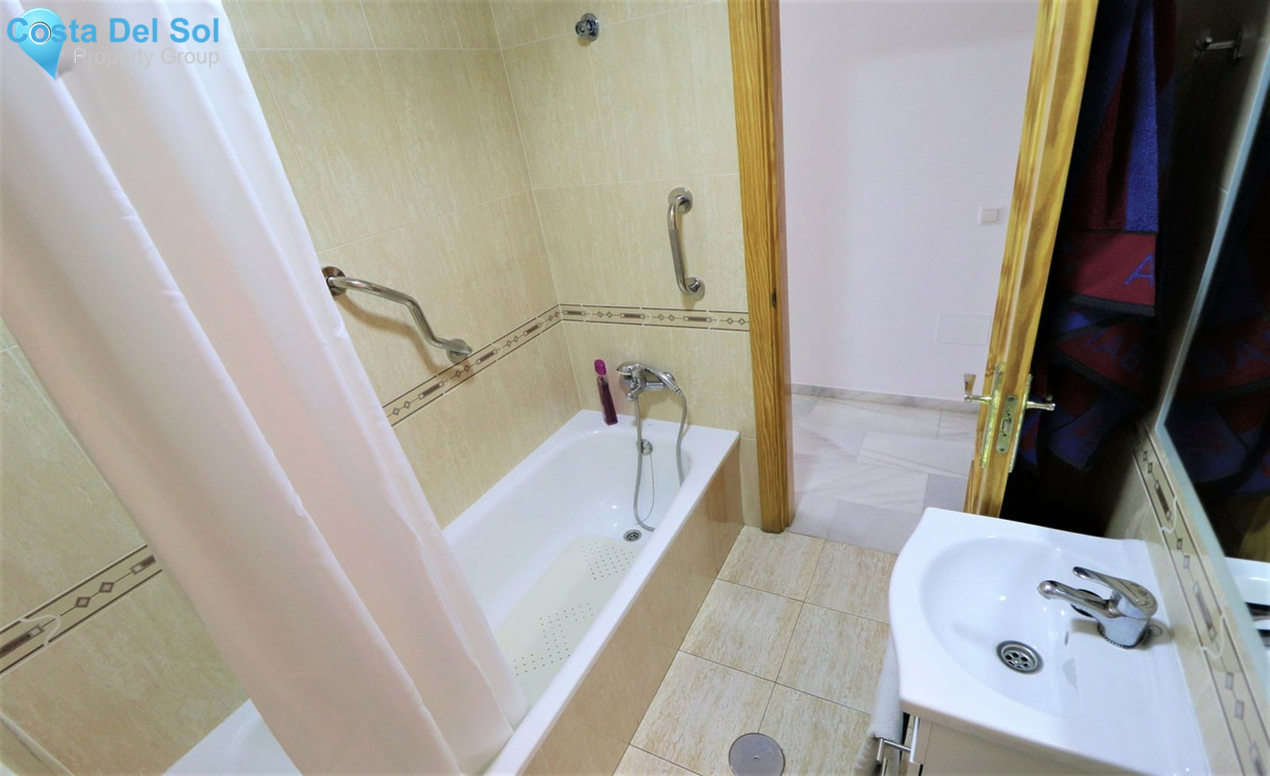 Middle Floor Apartment in Las Lagunas