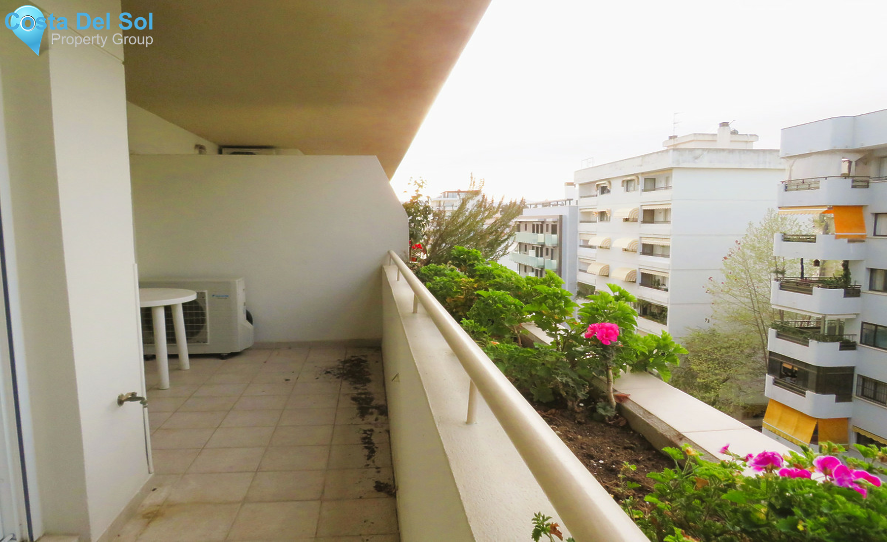 Middle Floor Apartment in Marbella-1374798