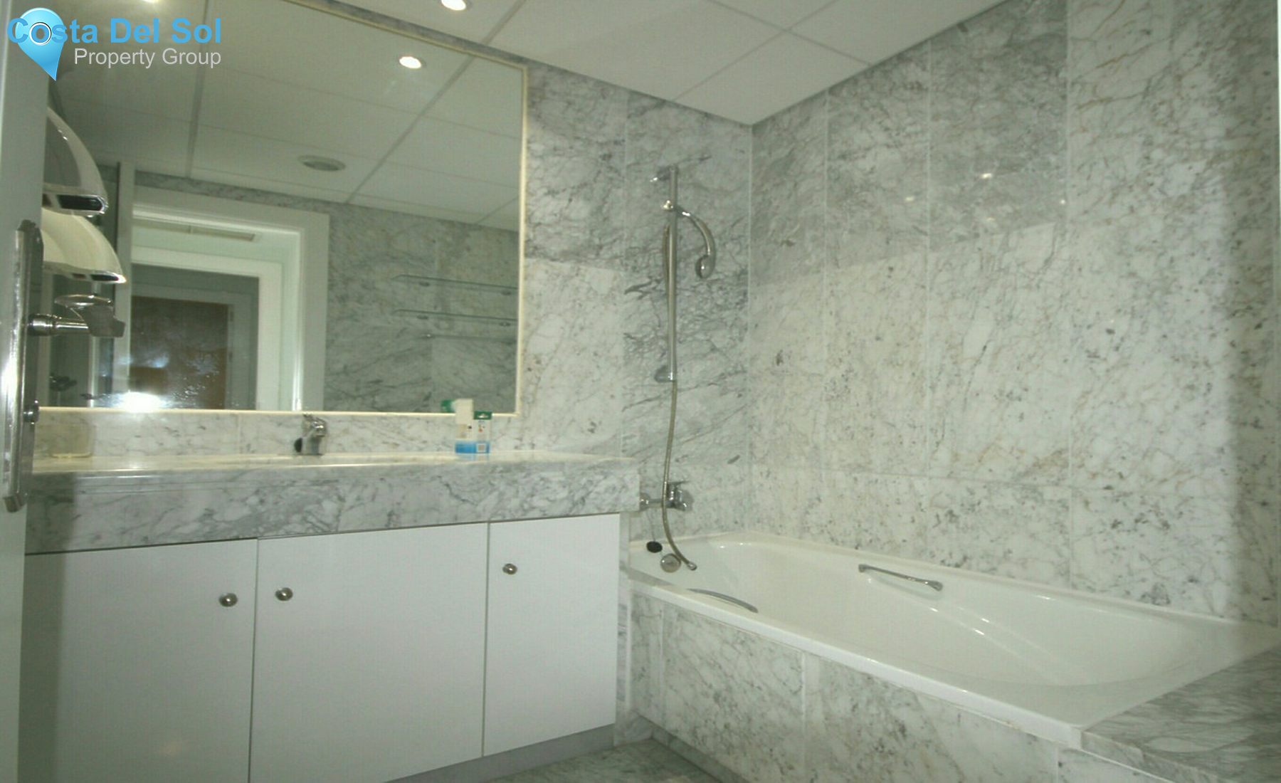 Middle Floor Apartment in Marbella-1463366