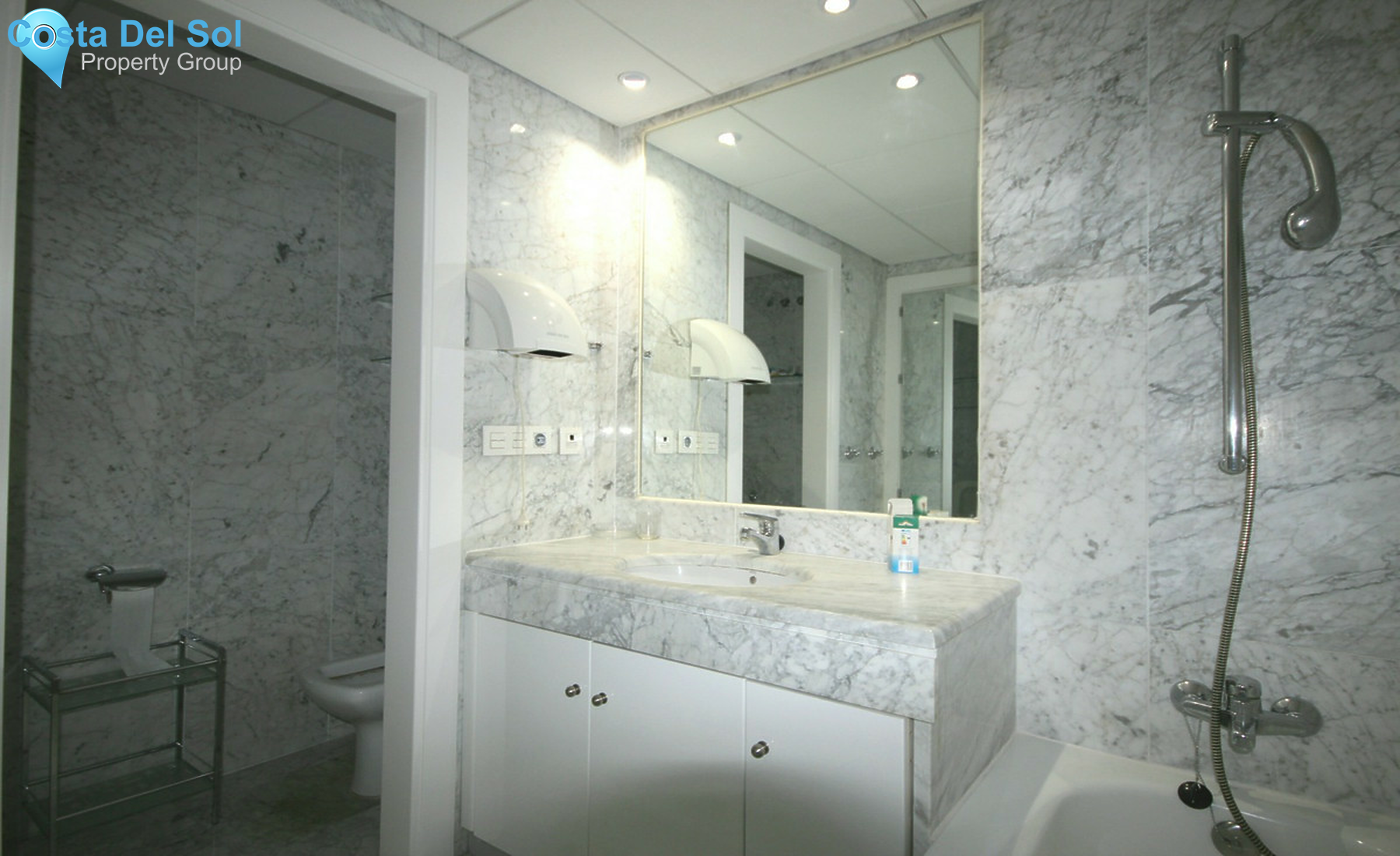 Middle Floor Apartment in Marbella-1463367