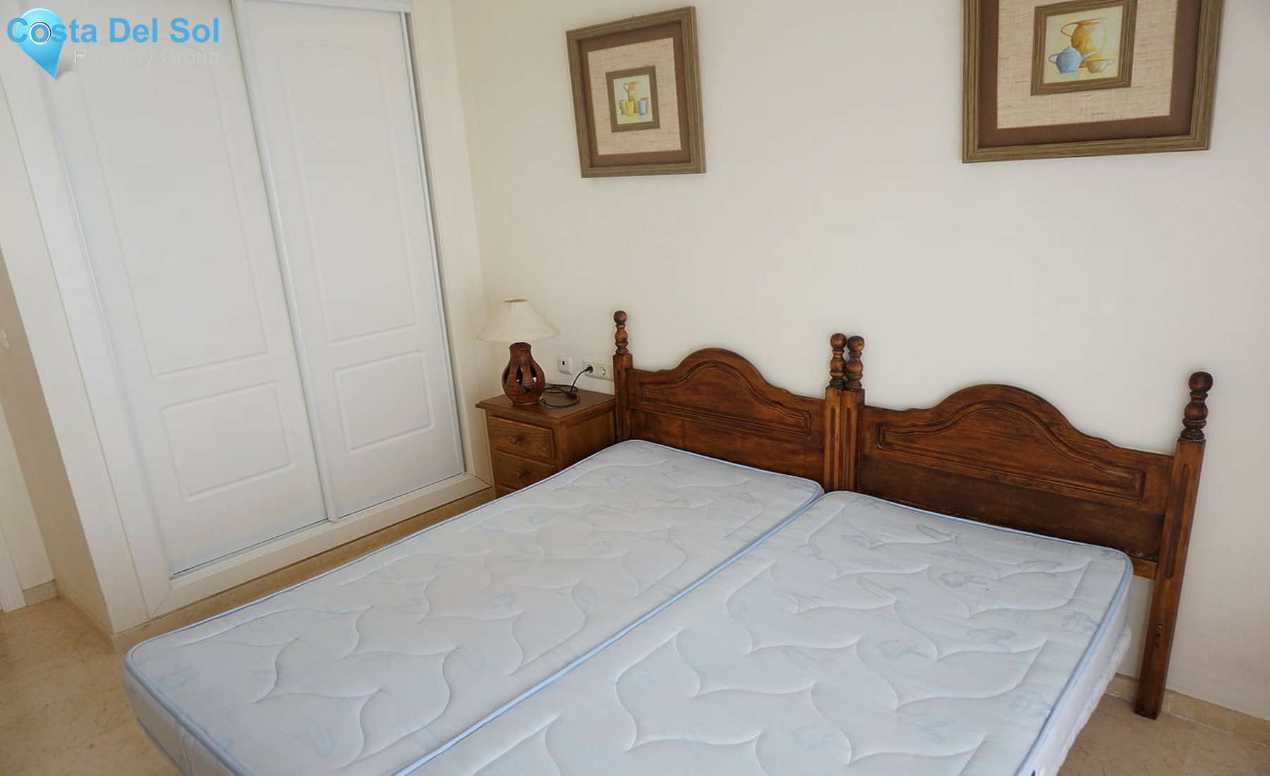 Middle Floor Apartment in Marbella-1507158