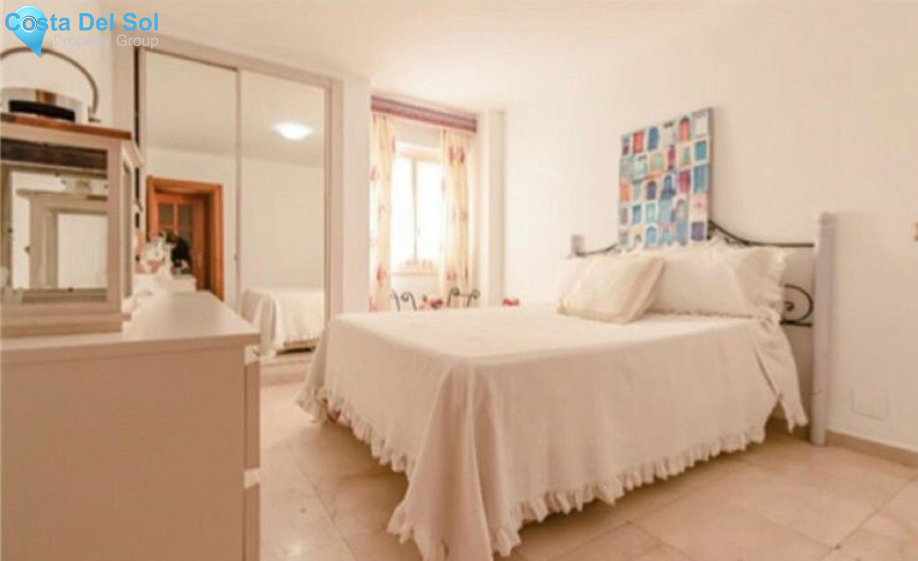 Middle Floor Apartment in Marbella-1128383