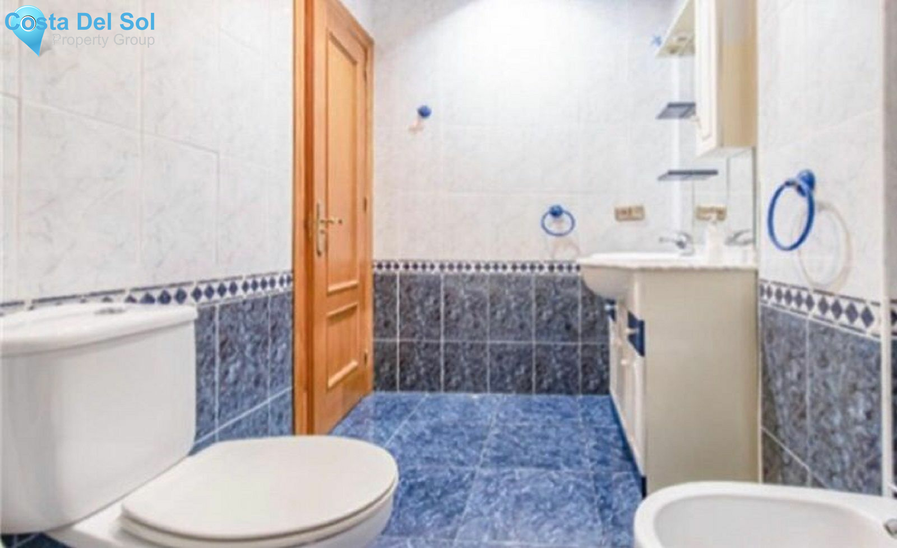 Middle Floor Apartment in Marbella-1128385