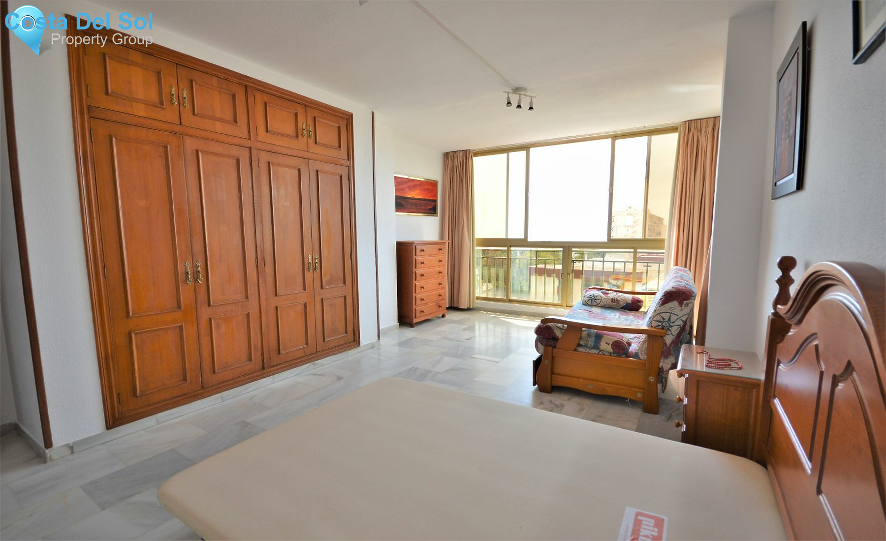 Middle Floor Apartment in Marbella-1140445