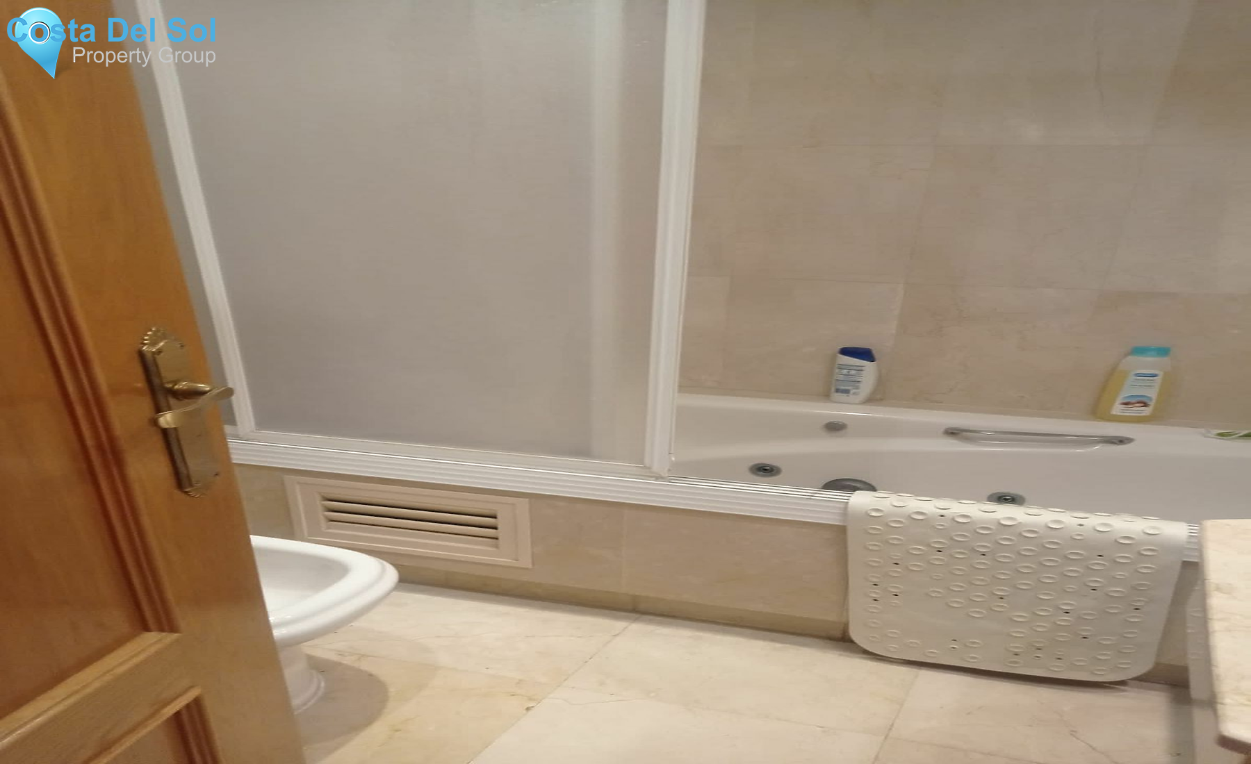 Middle Floor Apartment in Marbella-1535591