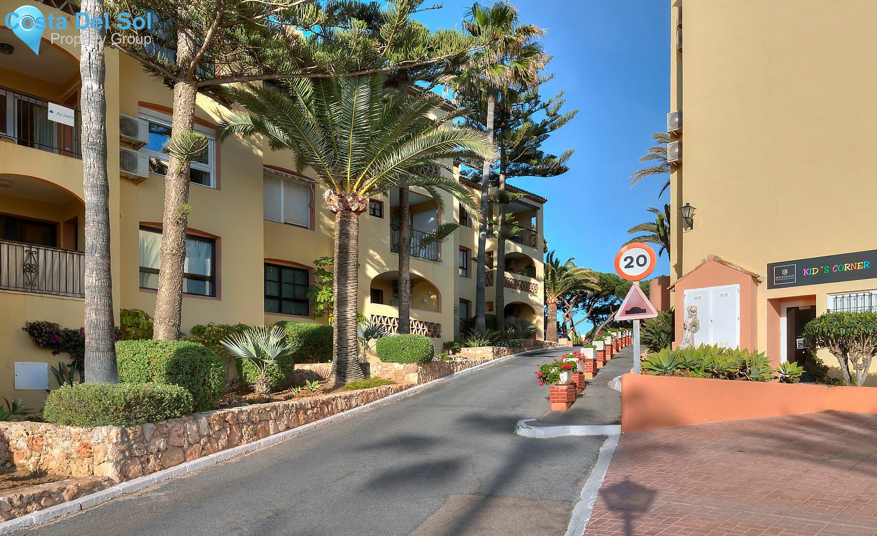 Middle Floor Apartment in Mijas Costa-1127759