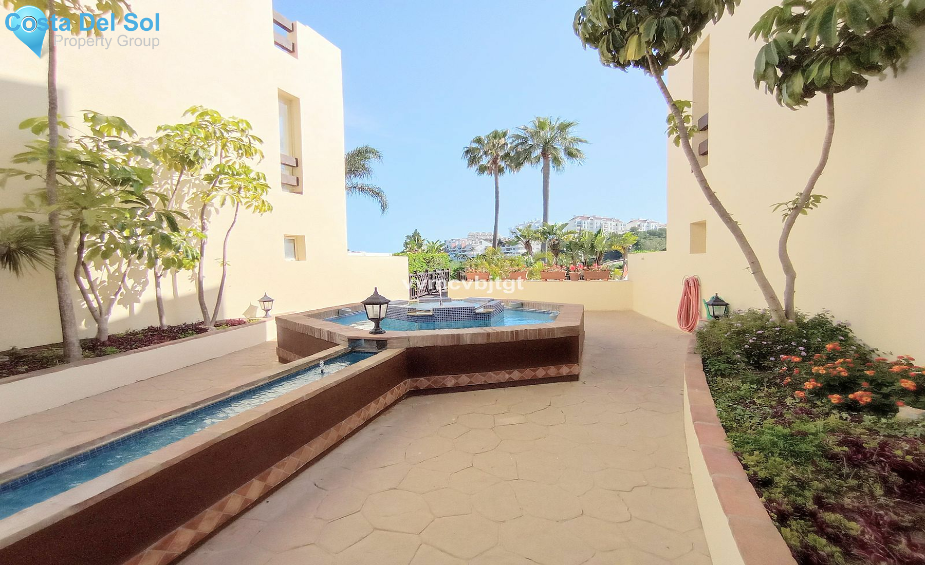 Middle Floor Apartment in Miraflores-1444520