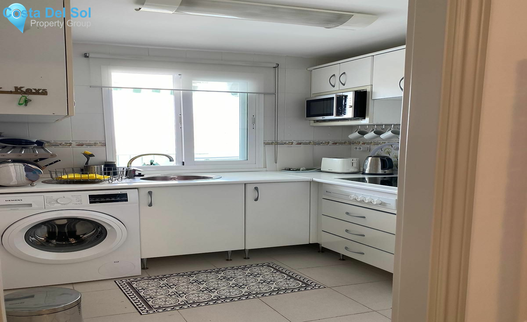 Middle Floor Apartment in Miraflores-1480412