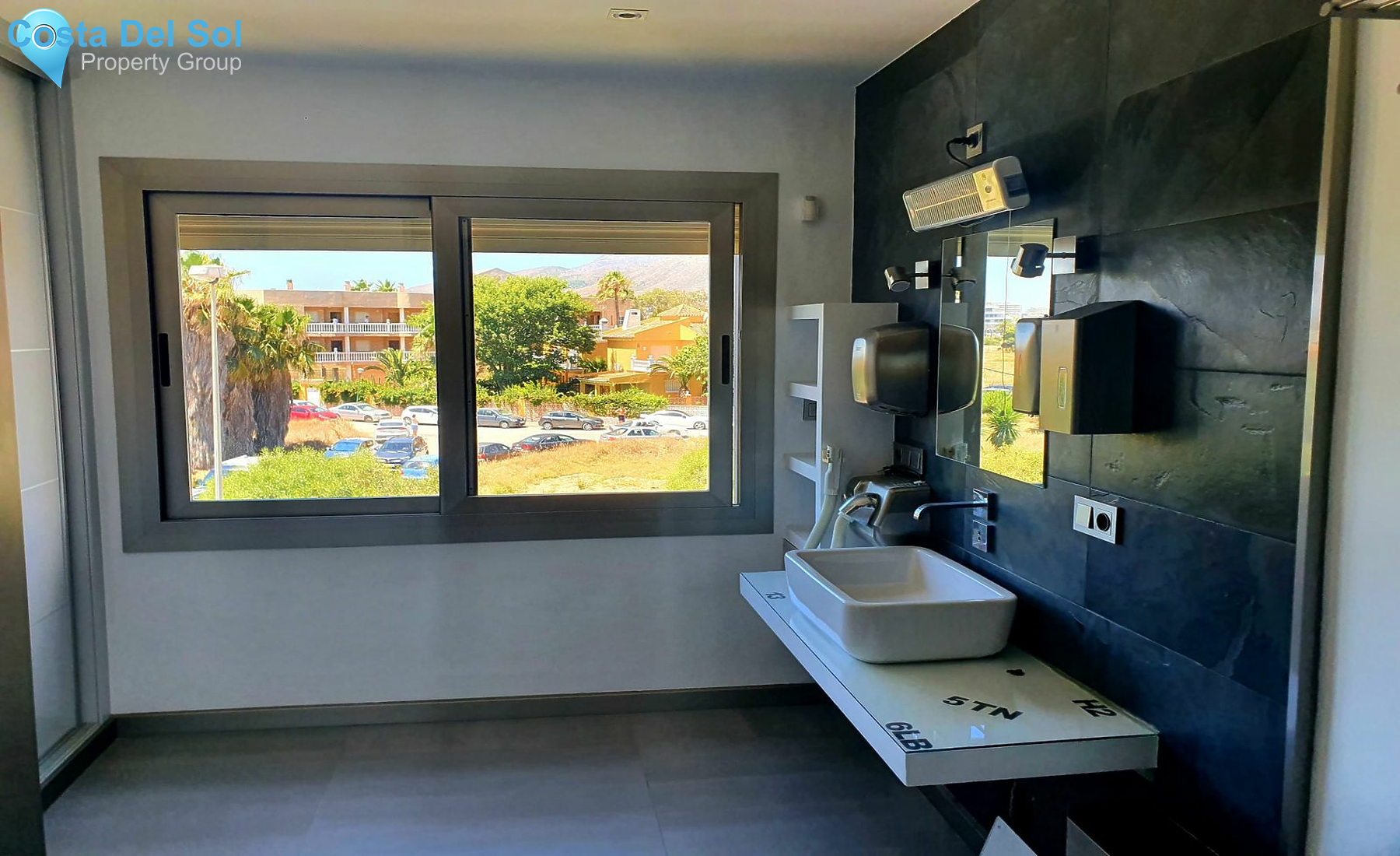 Middle Floor Apartment in Málaga-1146852