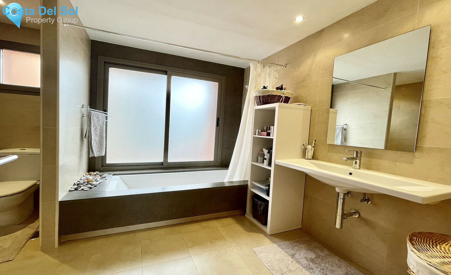 Middle Floor Apartment in New Golden Mile-1525084