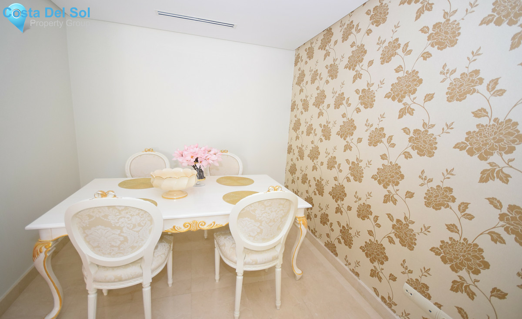Middle Floor Apartment in Nueva Andalucía-1354158