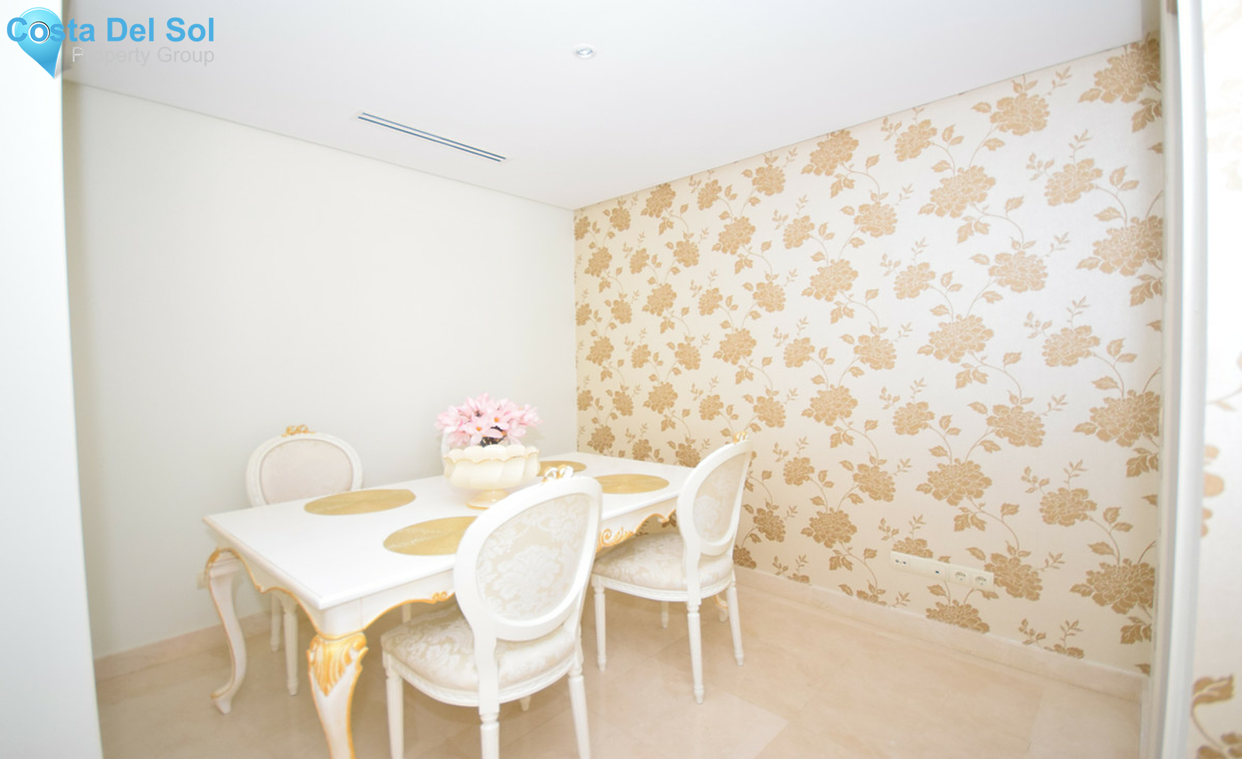 Middle Floor Apartment in Nueva Andalucía-1354159
