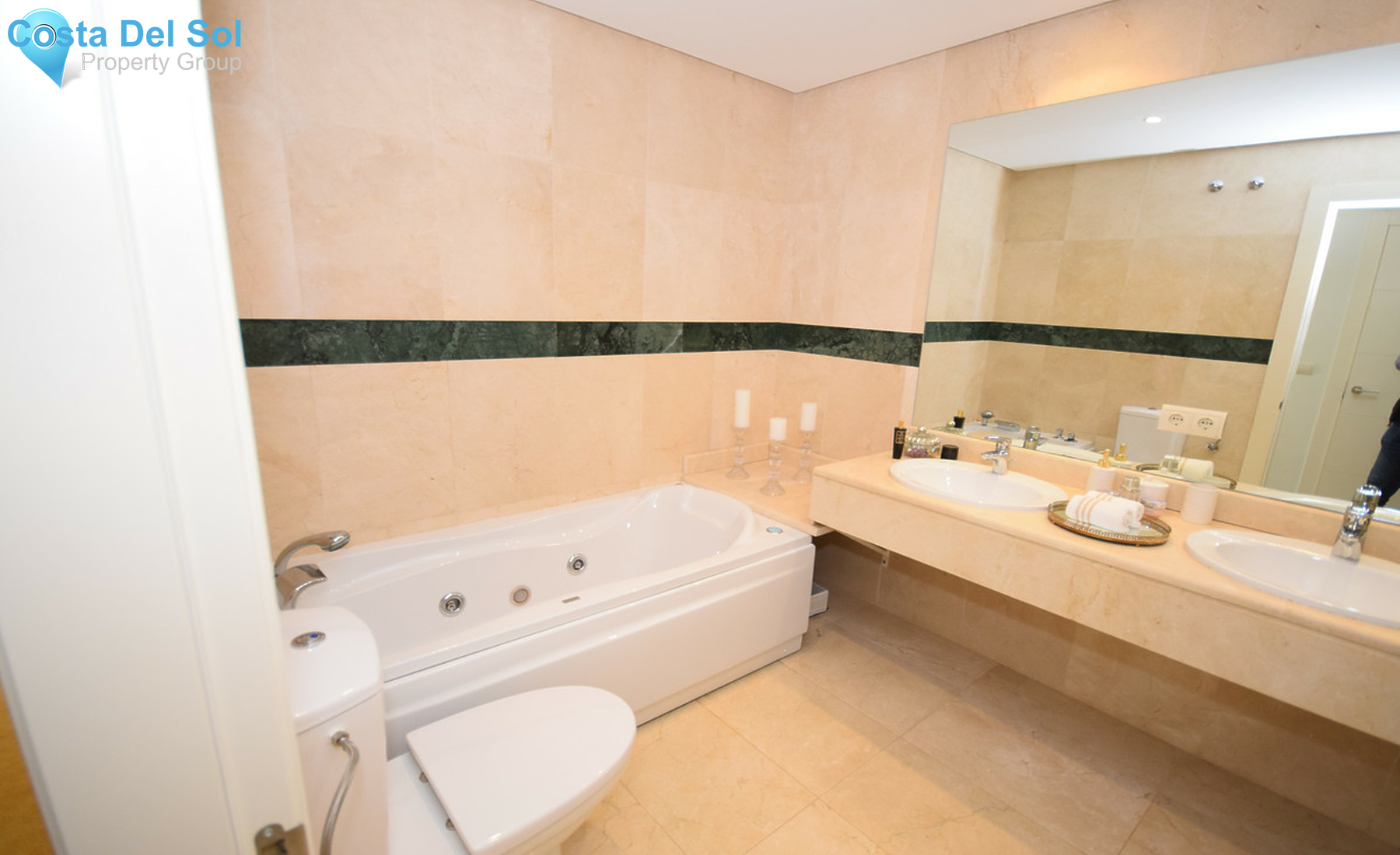 Middle Floor Apartment in Nueva Andalucía-1354167
