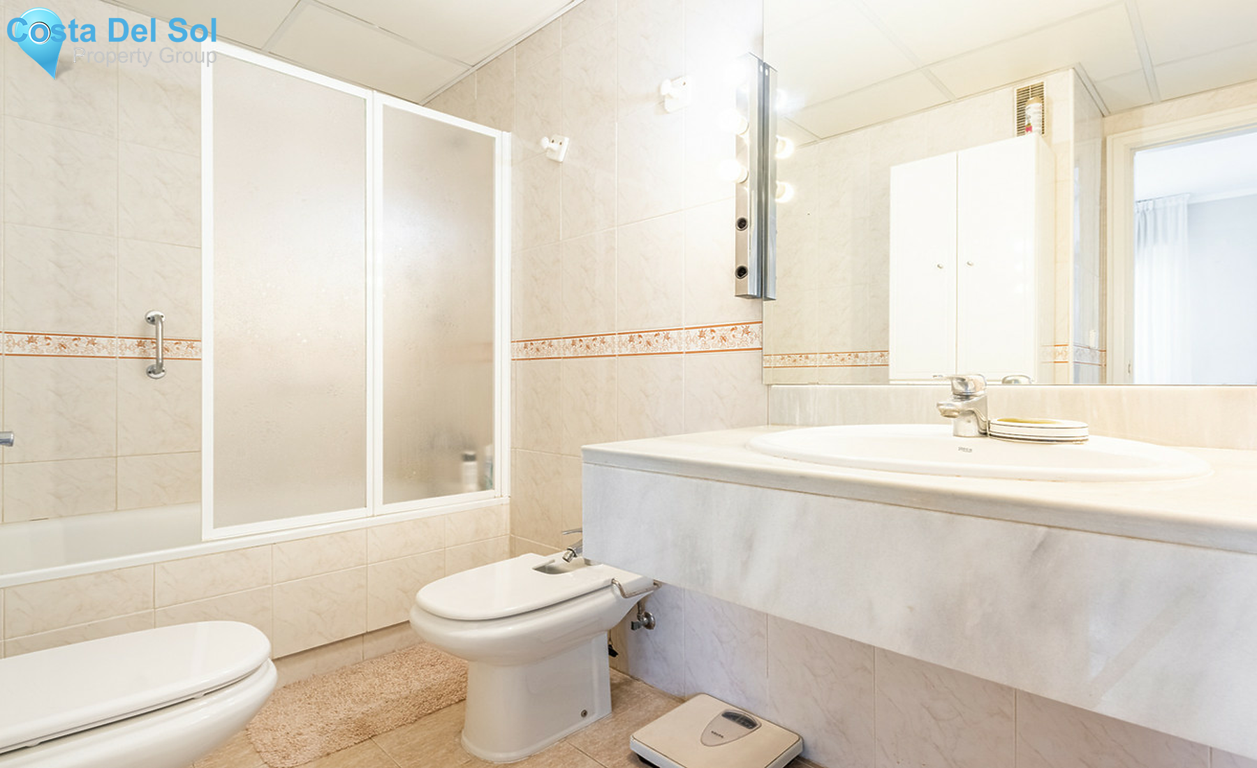 Middle Floor Apartment in Nueva Andalucía-1454741