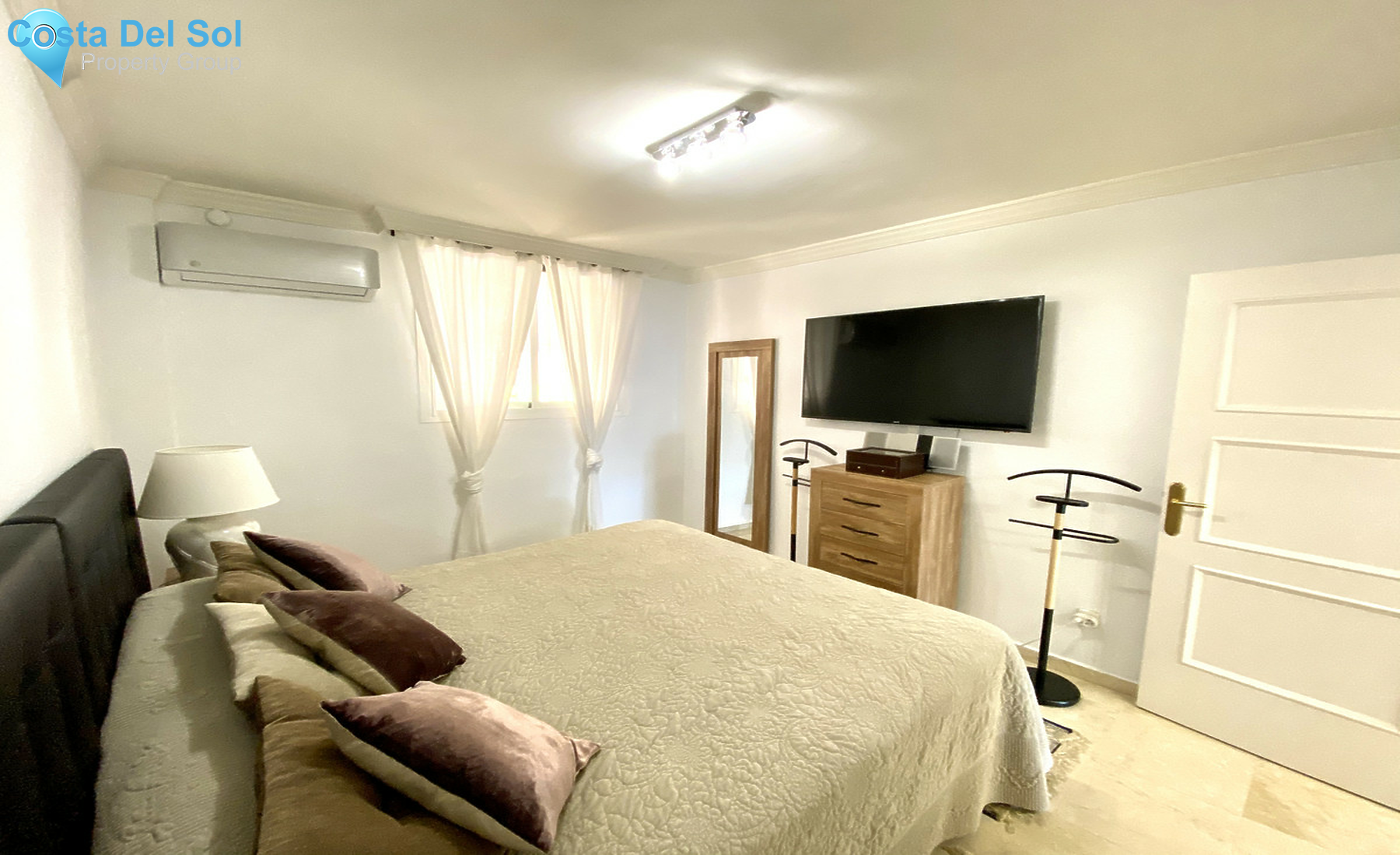 Middle Floor Apartment in Nueva Andalucía-1527191