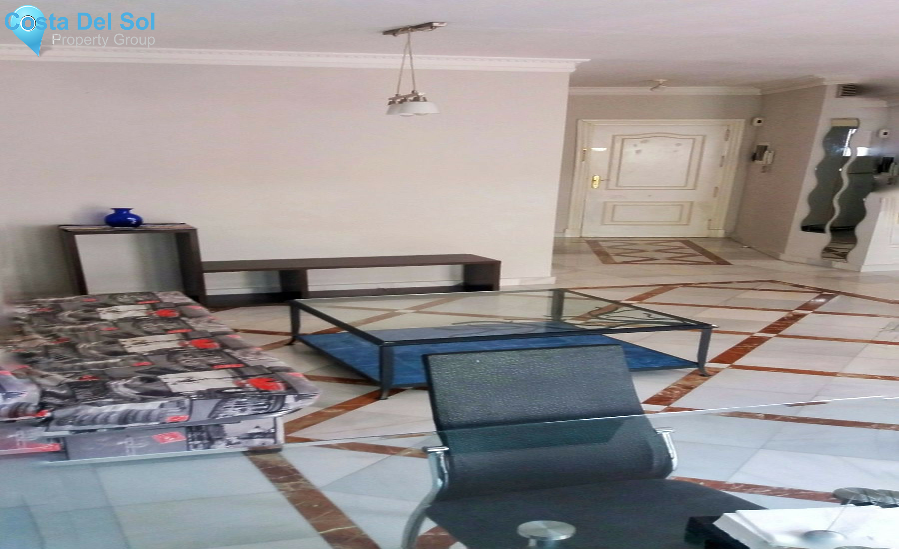 Middle Floor Apartment in Nueva Andalucía-1558641