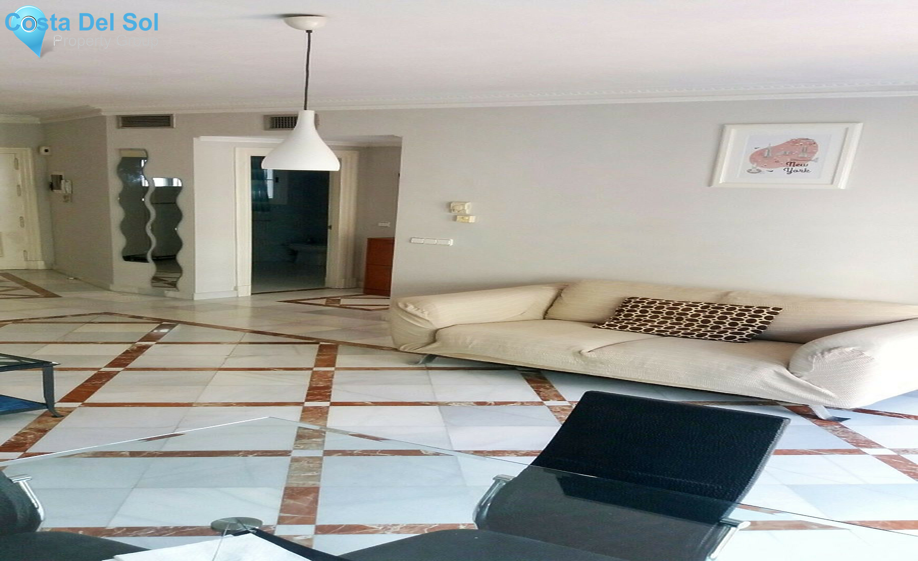 Middle Floor Apartment in Nueva Andalucía-1558642