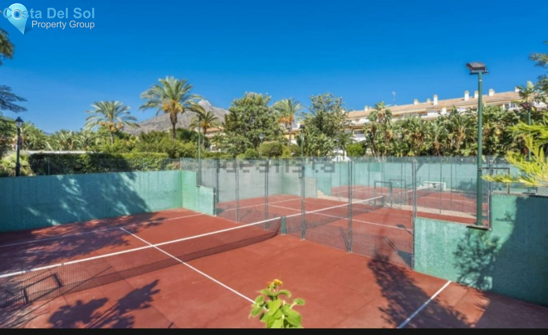 Middle Floor Apartment in Nueva Andalucía-1447571