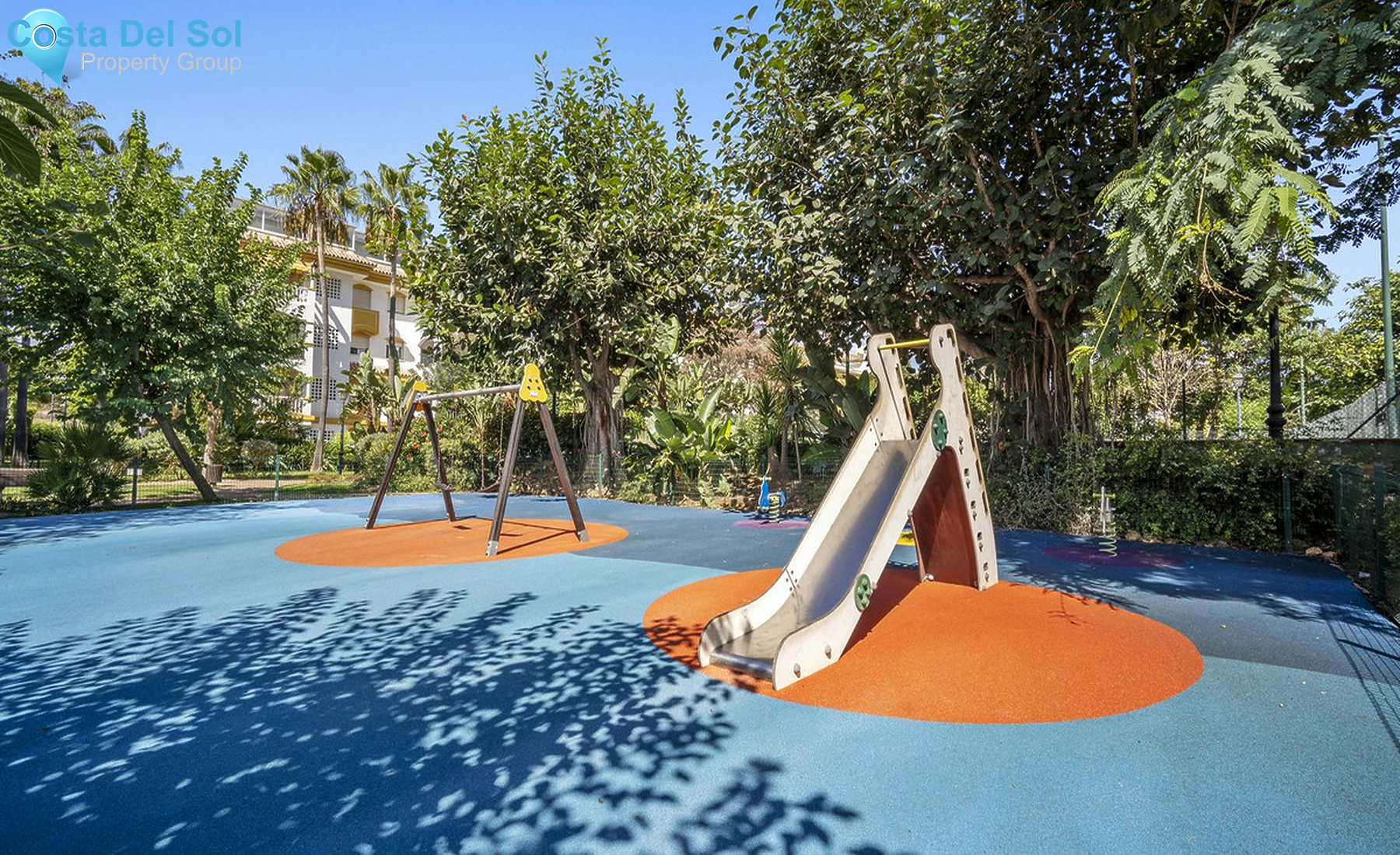 Middle Floor Apartment in Puerto Banús-1403717