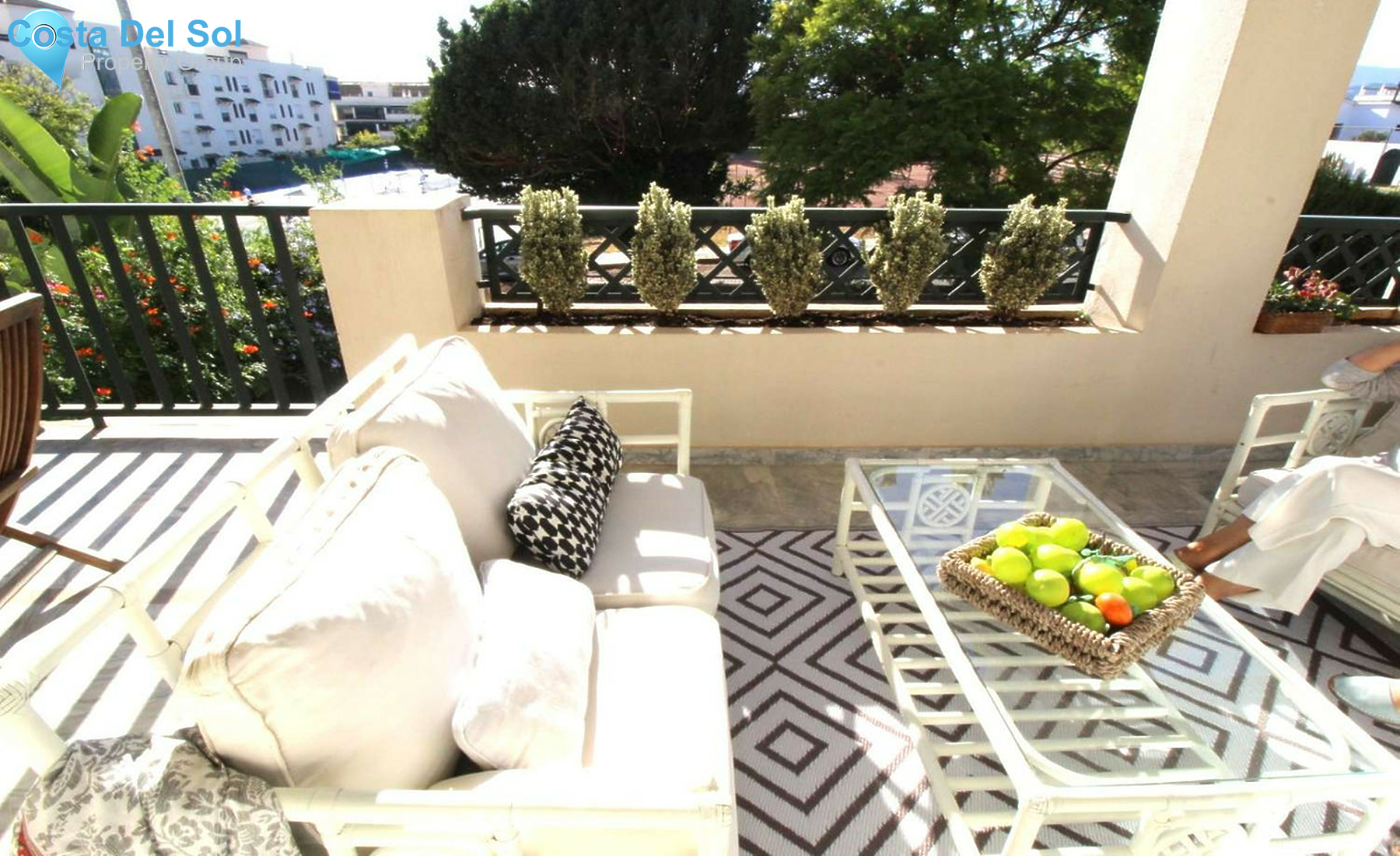 Middle Floor Apartment in Puerto Banús-1457852