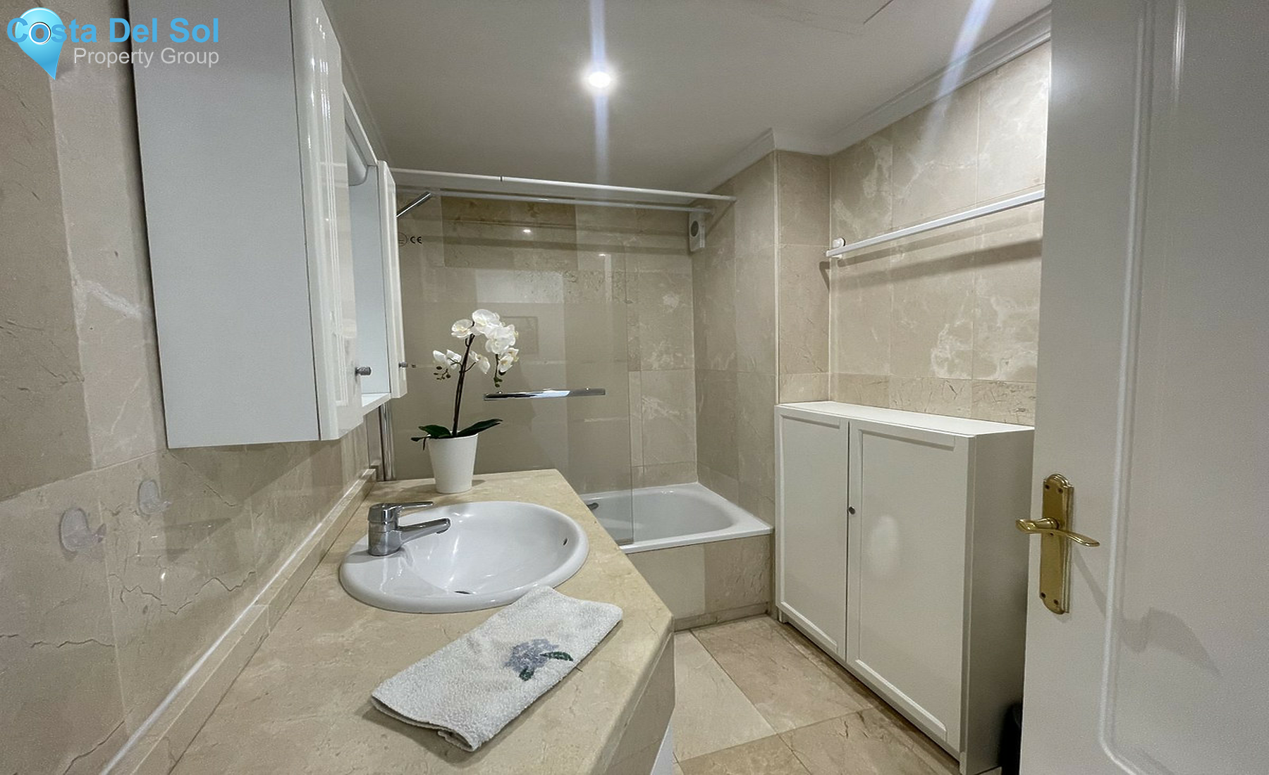 Middle Floor Apartment in The Golden Mile-1555893
