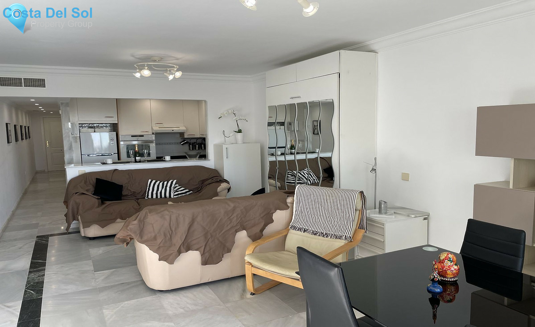 Middle Floor Apartment in The Golden Mile-1555897