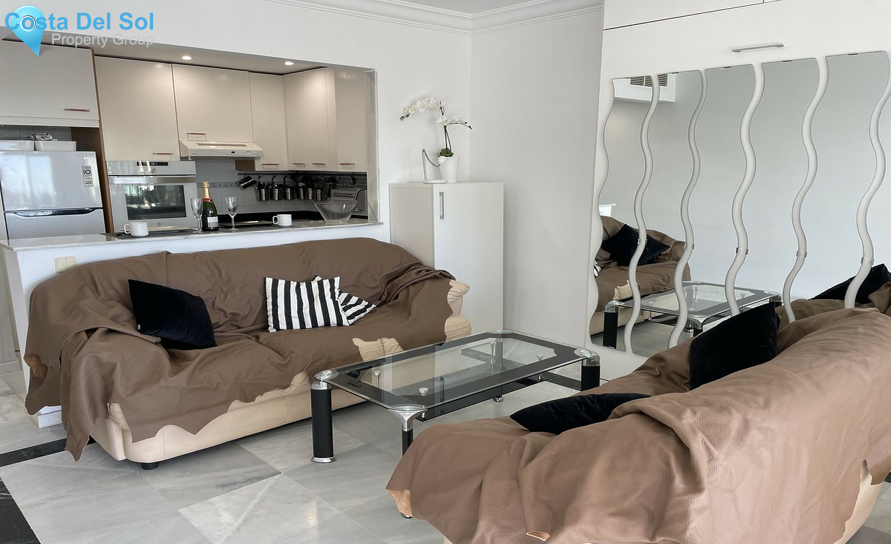 Middle Floor Apartment in The Golden Mile-1555888