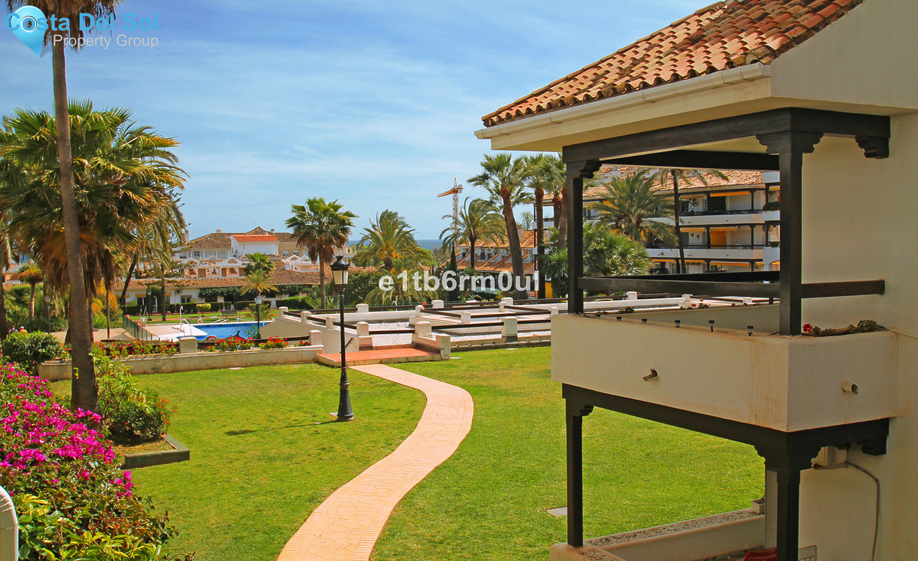 Middle Floor Apartment in The Golden Mile-1558415