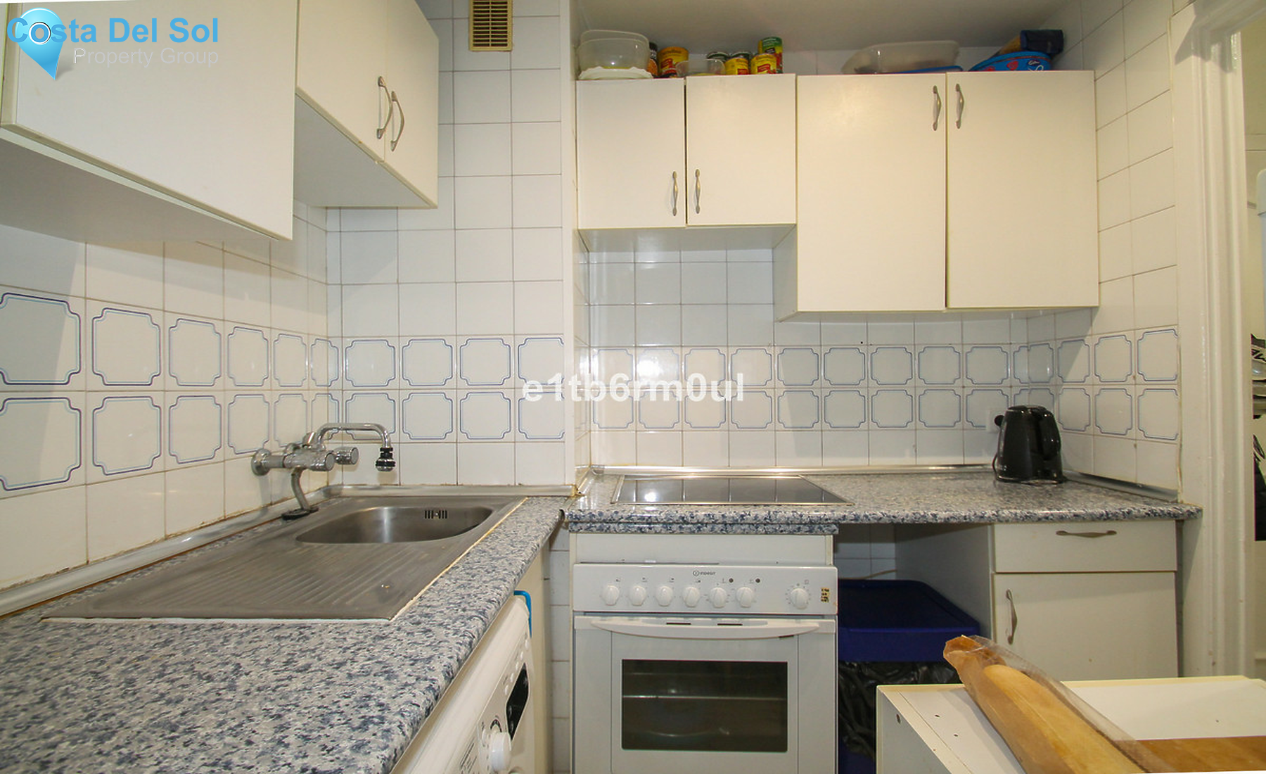 Middle Floor Apartment in The Golden Mile-1558419