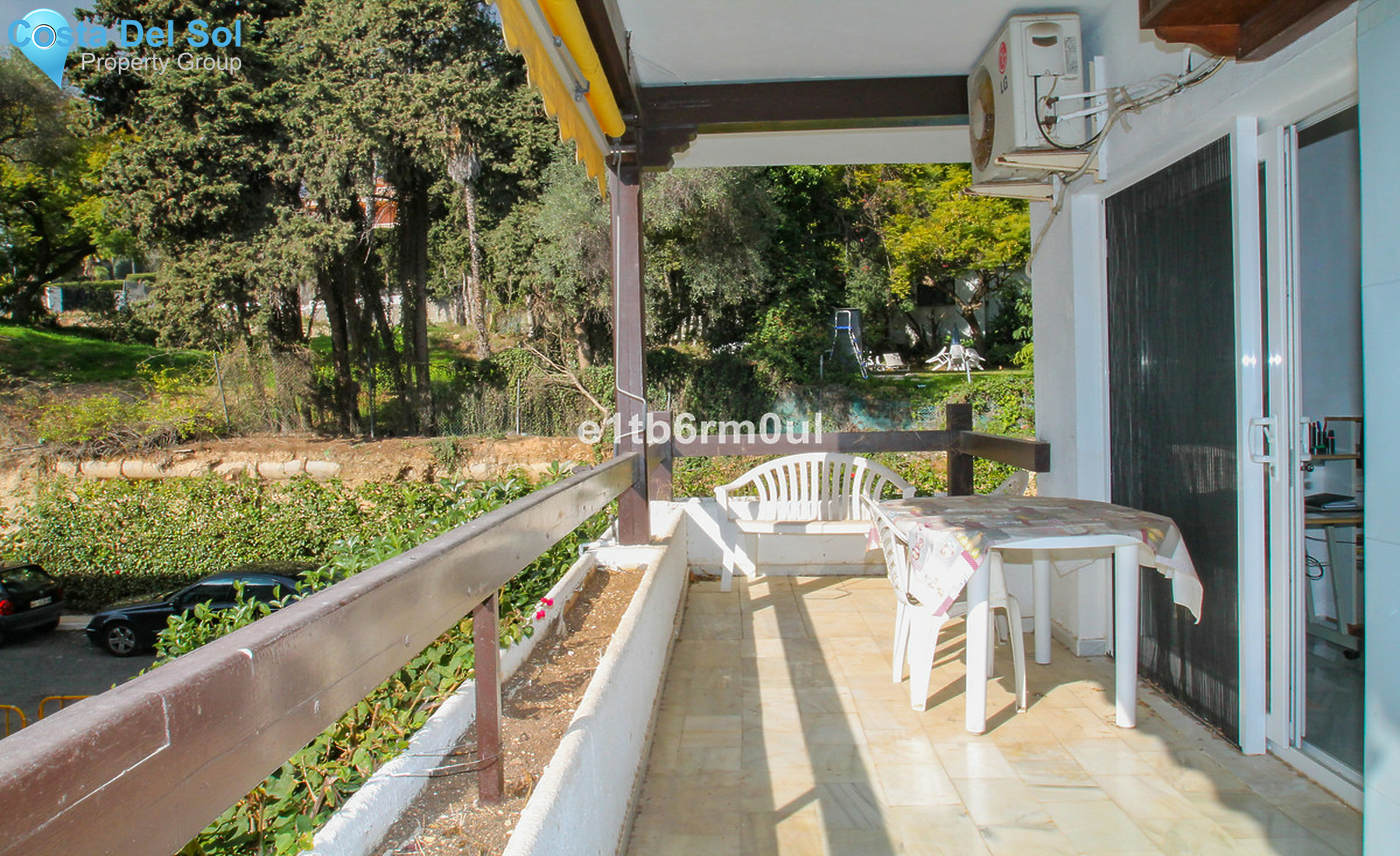 Middle Floor Apartment in The Golden Mile-1558404