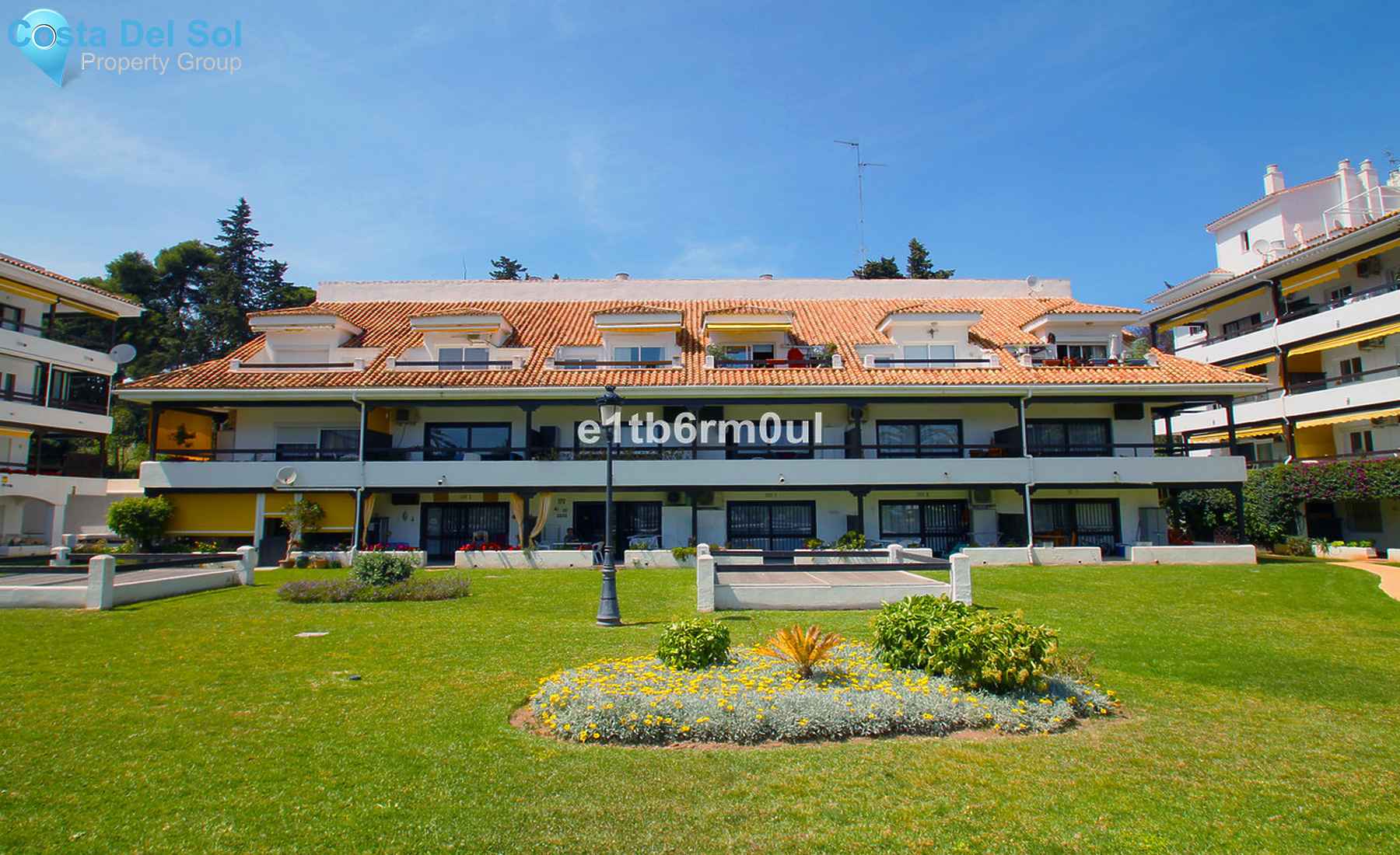 Middle Floor Apartment in The Golden Mile-1558411