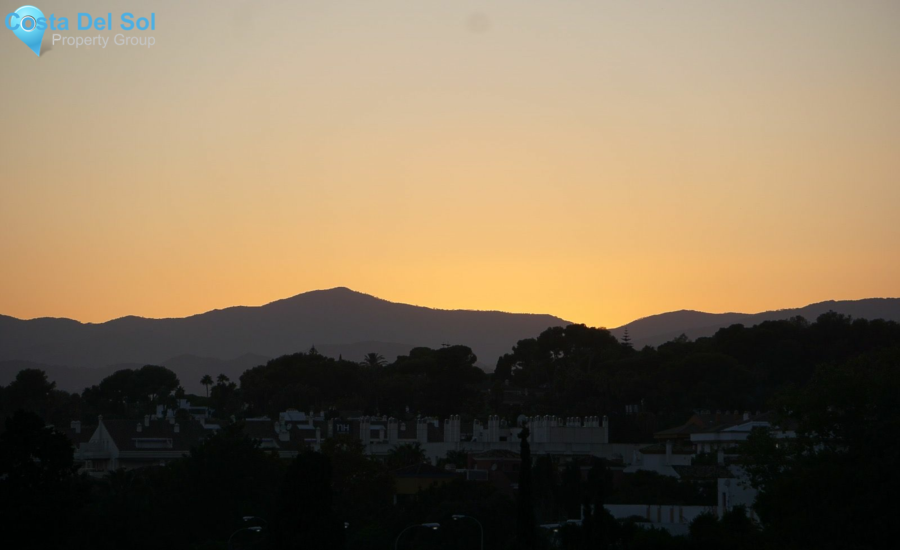 Middle Floor Apartment in The Golden Mile-1211265