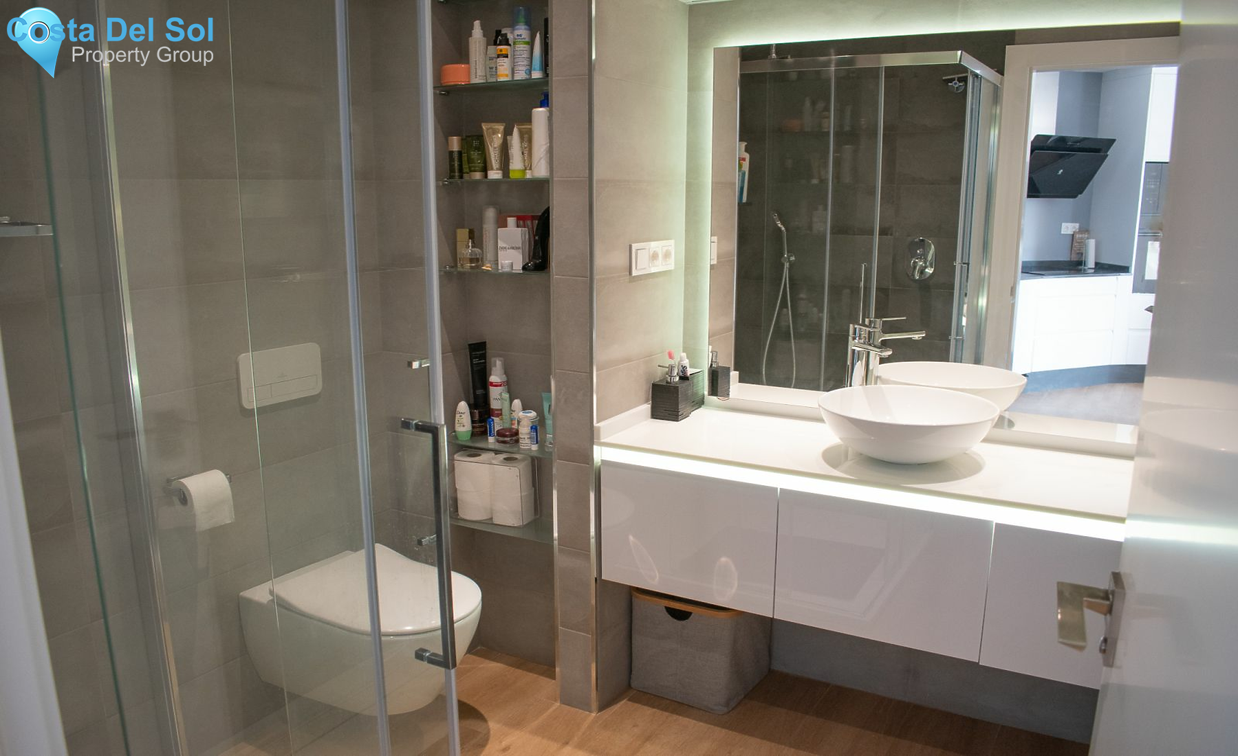 Middle Floor Apartment in The Golden Mile-1211260