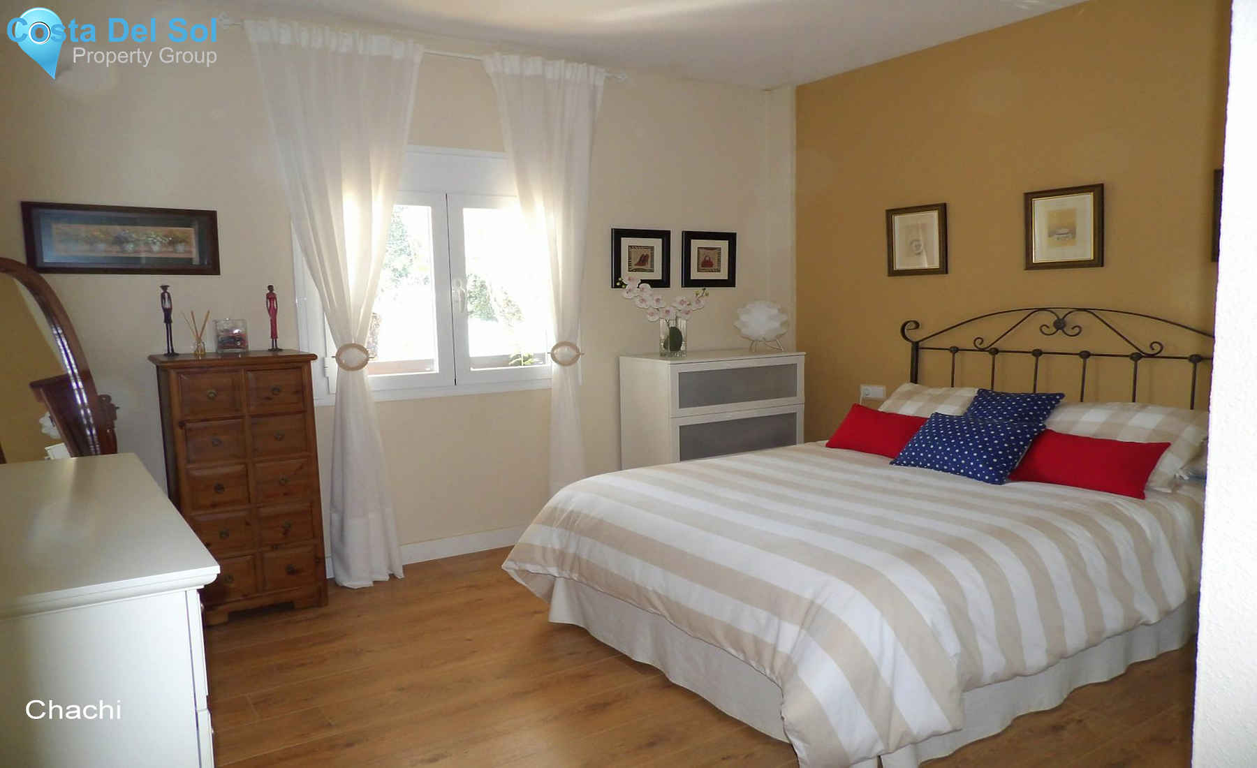 Middle Floor Apartment in The Golden Mile-1465201