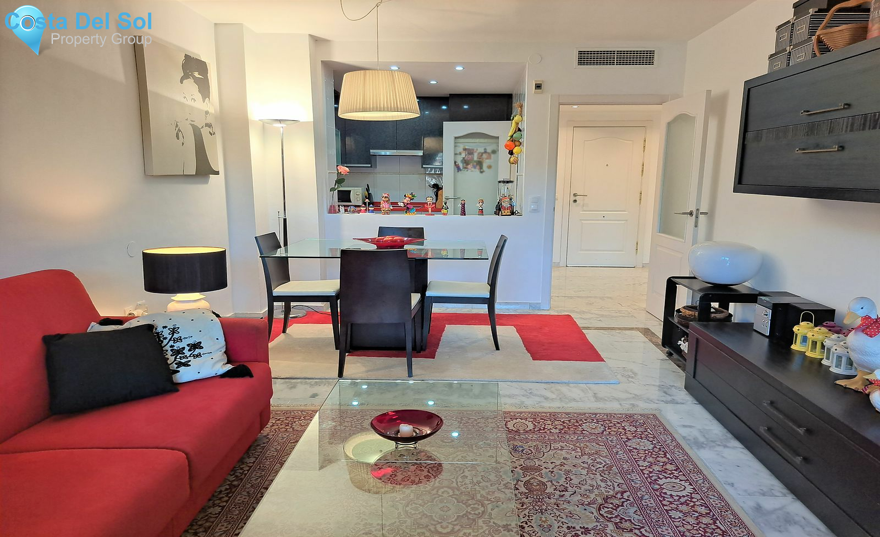 Middle Floor Apartment in The Golden Mile-1483507