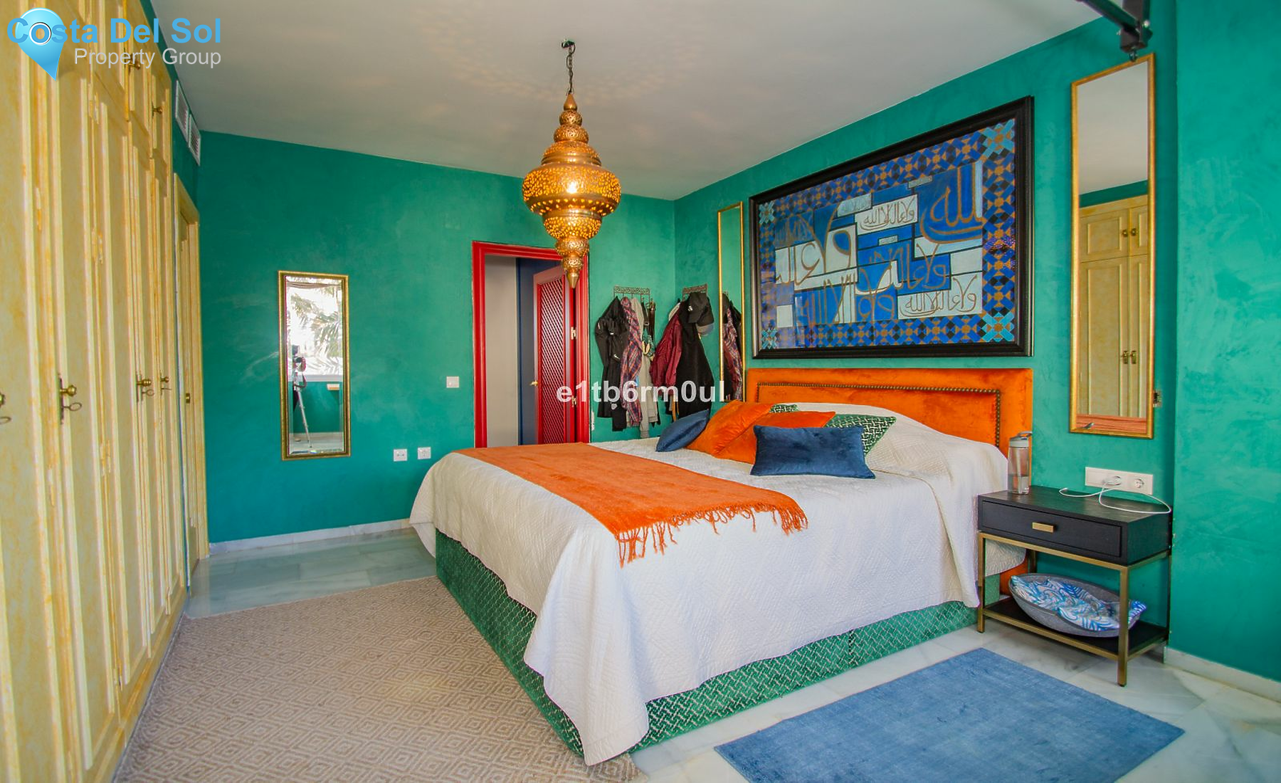 Middle Floor Apartment in The Golden Mile-1530571